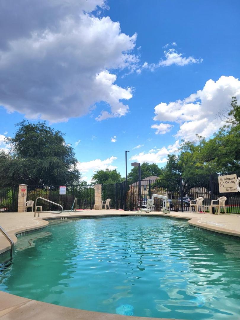 Hampton Inn & Suites Austin Cedar Park-Lakeline Hampton Inn & Suites Austin Cedar Park-Lakeline