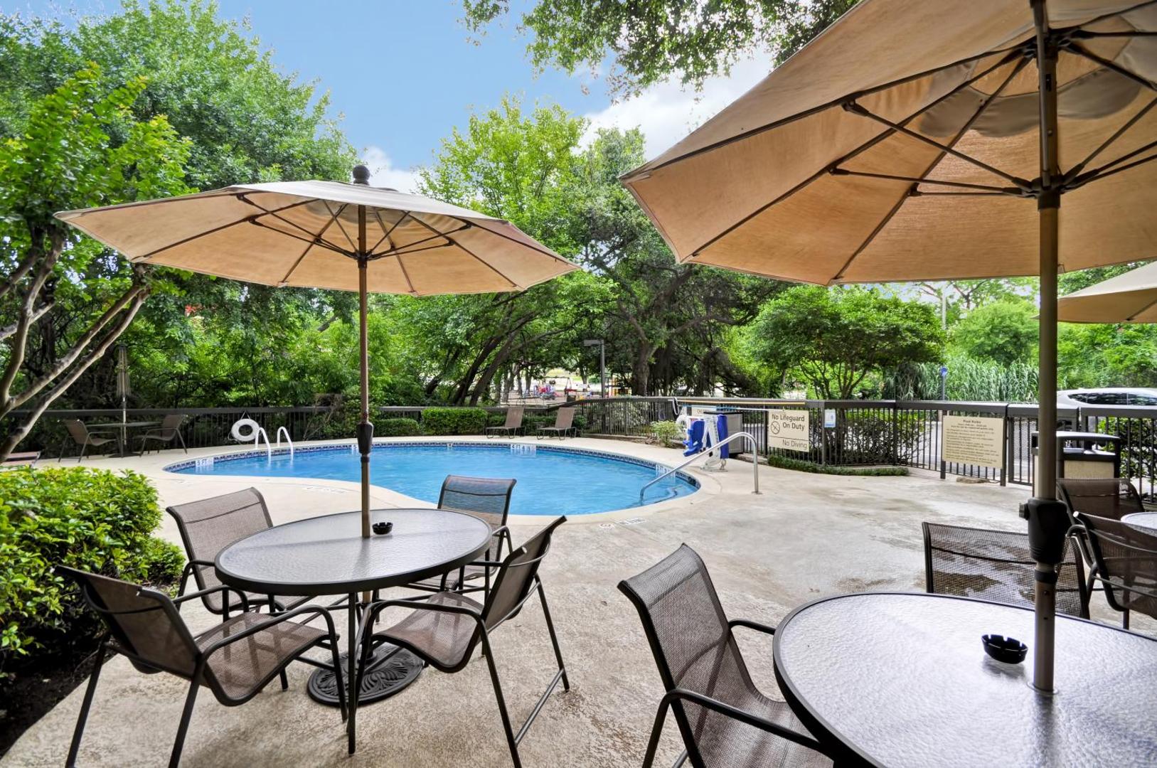 Hampton Inn Austin-North @ I-35 & Hwy 183 Hampton Inn Austin-North @ I-35 & Hwy 183
