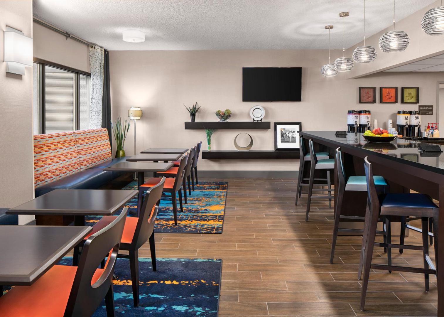 Hampton Inn Austin-North @ I-35 & Hwy 183 Hampton Inn Austin-North @ I-35 & Hwy 183