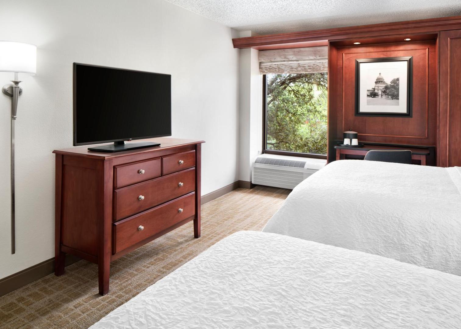 Hampton Inn Austin-North @ I-35 & Hwy 183 Hampton Inn Austin-North @ I-35 & Hwy 183