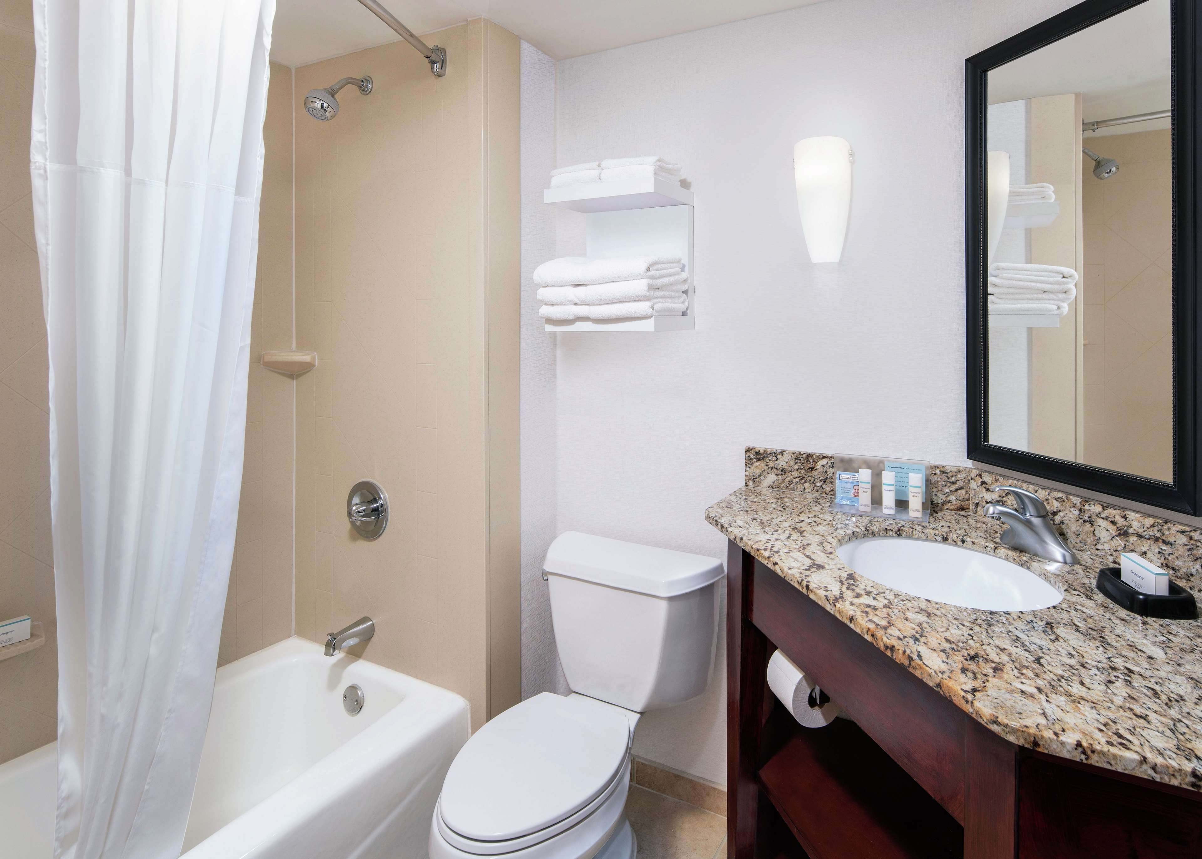 Hampton Inn Austin-North @ I-35 & Hwy 183 Hampton Inn Austin-North @ I-35 & Hwy 183