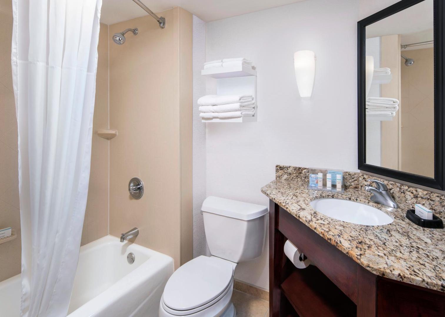 Hampton Inn Austin-North @ I-35 & Hwy 183 Hampton Inn Austin-North @ I-35 & Hwy 183