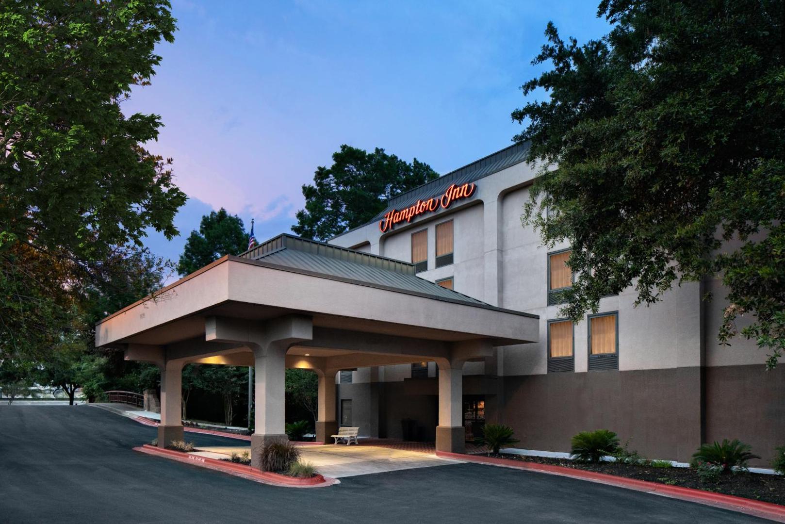 Hampton Inn Austin-North @ I-35 & Hwy 183 Hampton Inn Austin-North @ I-35 & Hwy 183