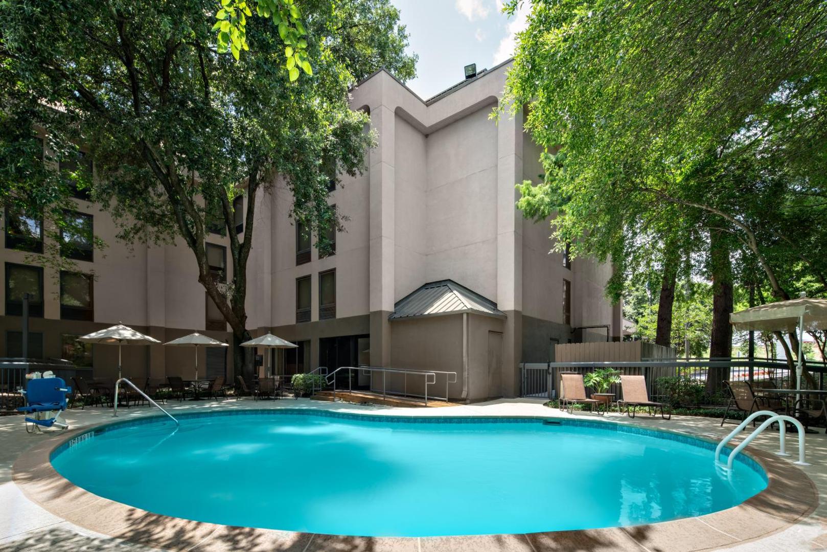 Hampton Inn Austin-North @ I-35 & Hwy 183 Hampton Inn Austin-North @ I-35 & Hwy 183