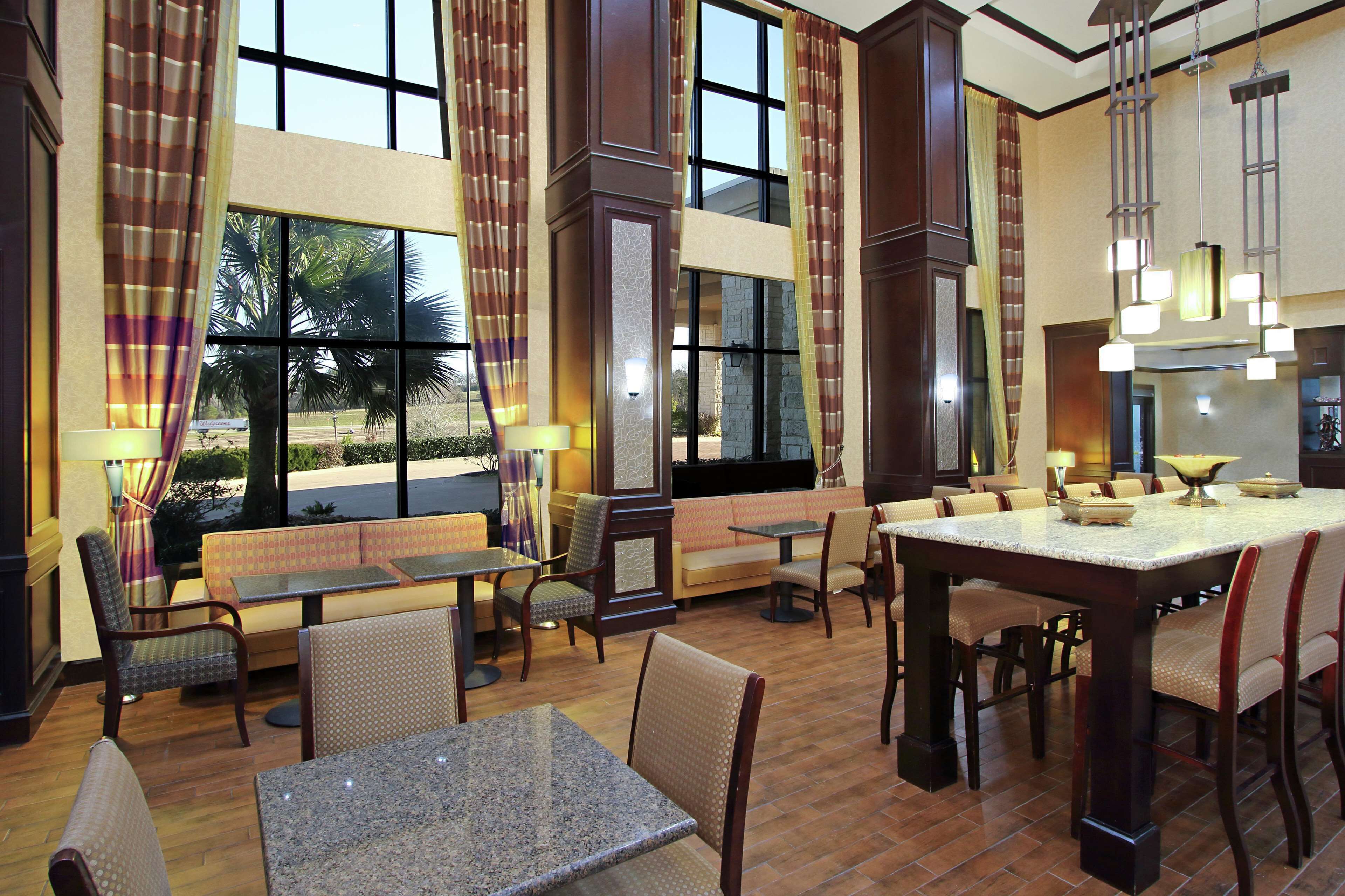 Hampton Inn & Suites Buffalo Hampton Inn & Suites Buffalo