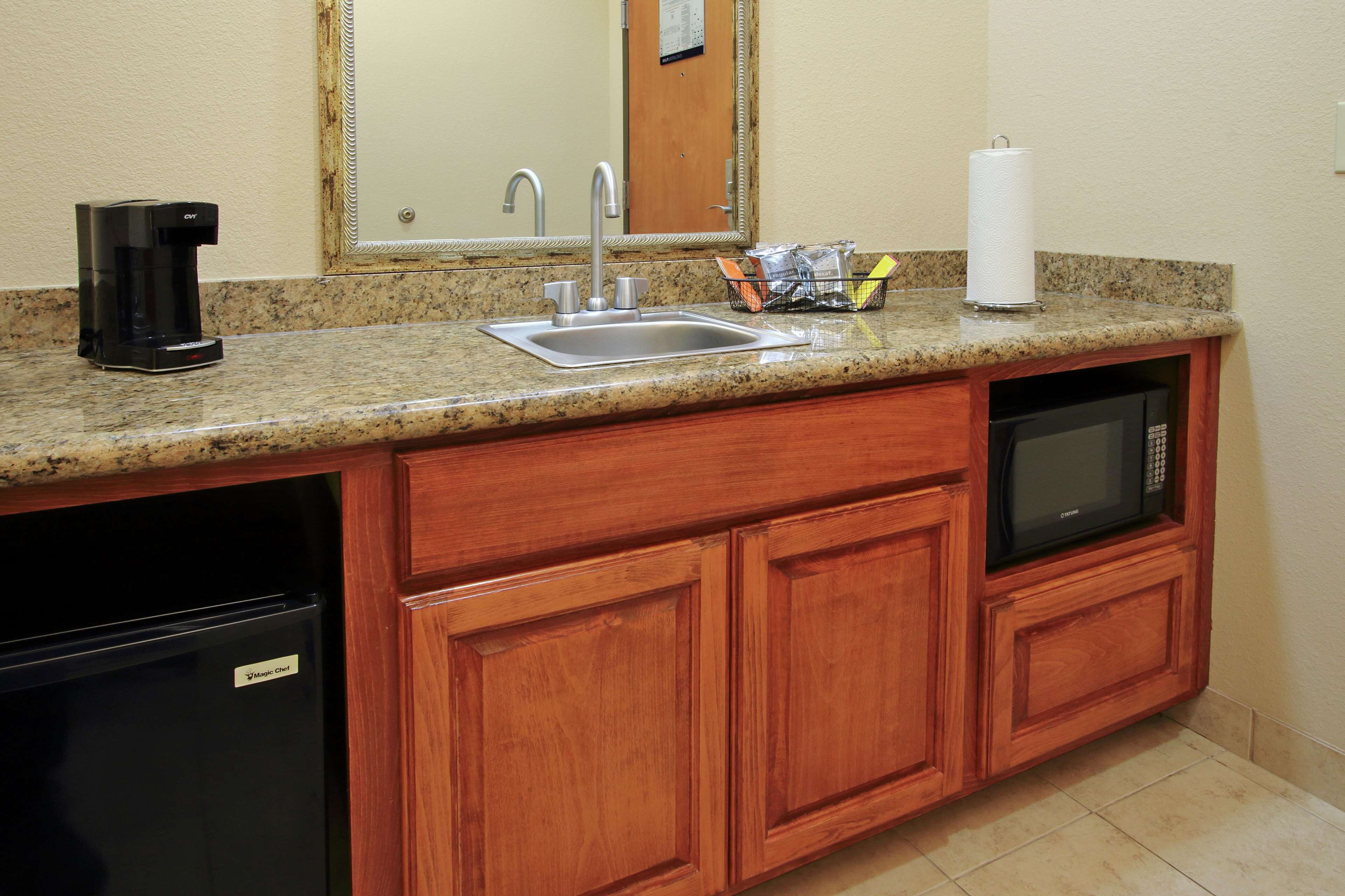 Hampton Inn & Suites Buffalo Hampton Inn & Suites Buffalo