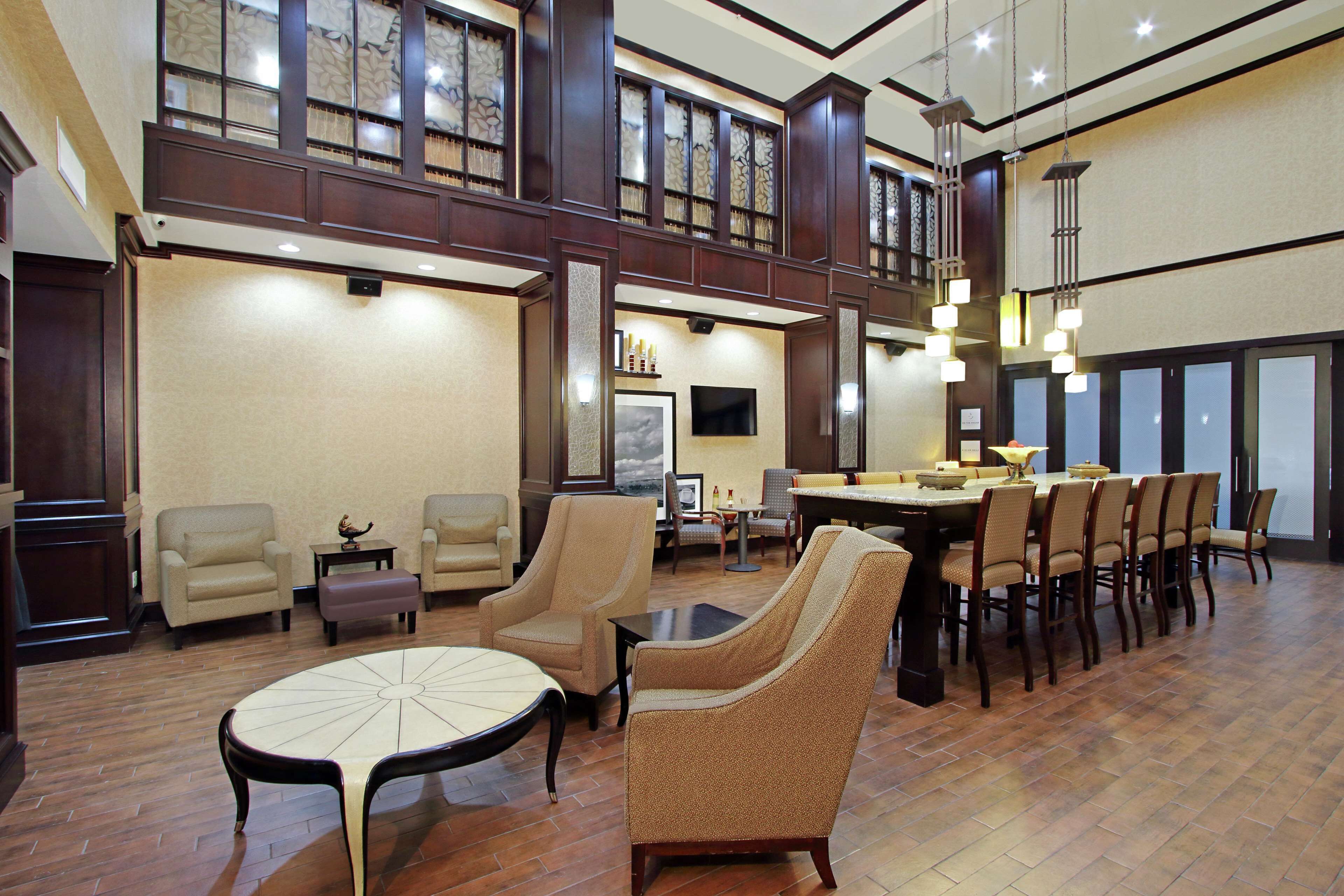 Hampton Inn & Suites Buffalo Hampton Inn & Suites Buffalo