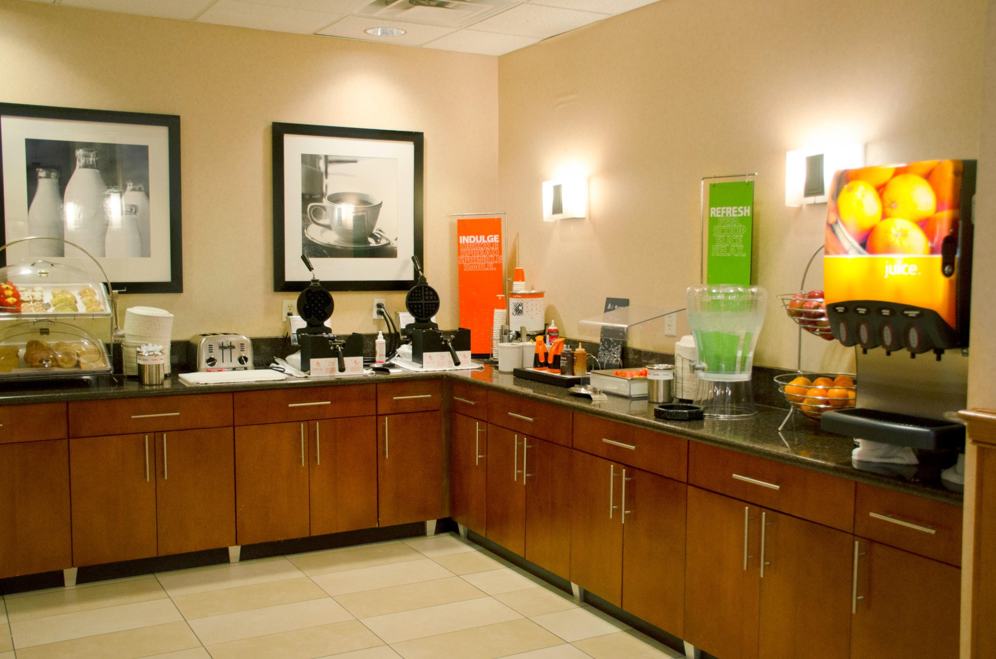Hampton Inn & Suites College Station/US 6-East Bypass Hampton Inn & Suites College Station/US 6-East Bypass