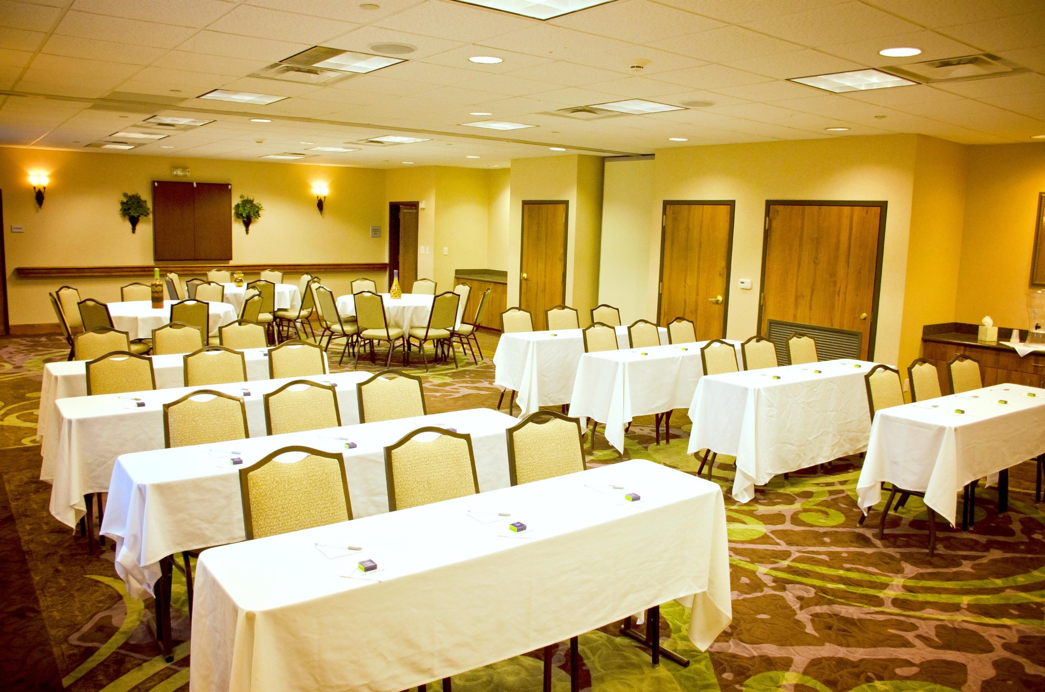 Hampton Inn & Suites College Station/US 6-East Bypass Hampton Inn & Suites College Station/US 6-East Bypass