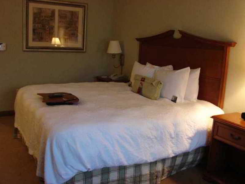Hampton Inn & Suites College Station/US 6-East Bypass Hampton Inn & Suites College Station/US 6-East Bypass