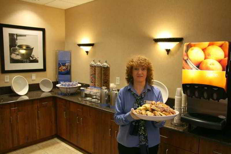 Hampton Inn & Suites College Station/US 6-East Bypass Hampton Inn & Suites College Station/US 6-East Bypass