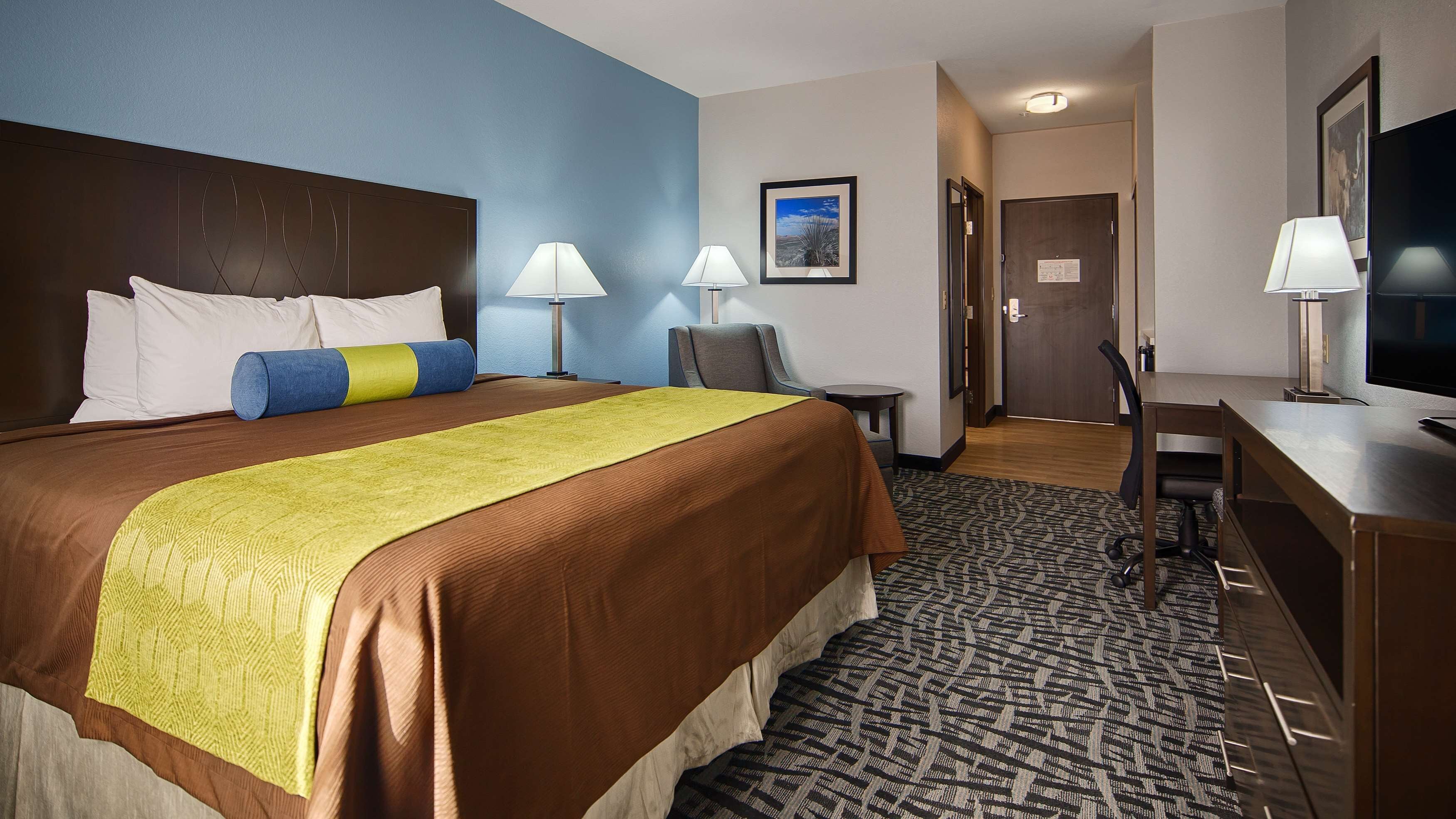 Best Western Plus Lonestar Inn and Suites