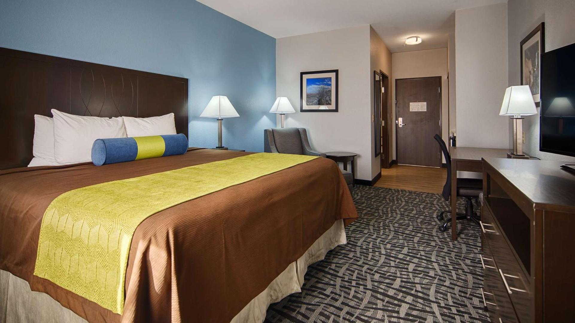 Best Western Plus Lonestar Inn and Suites