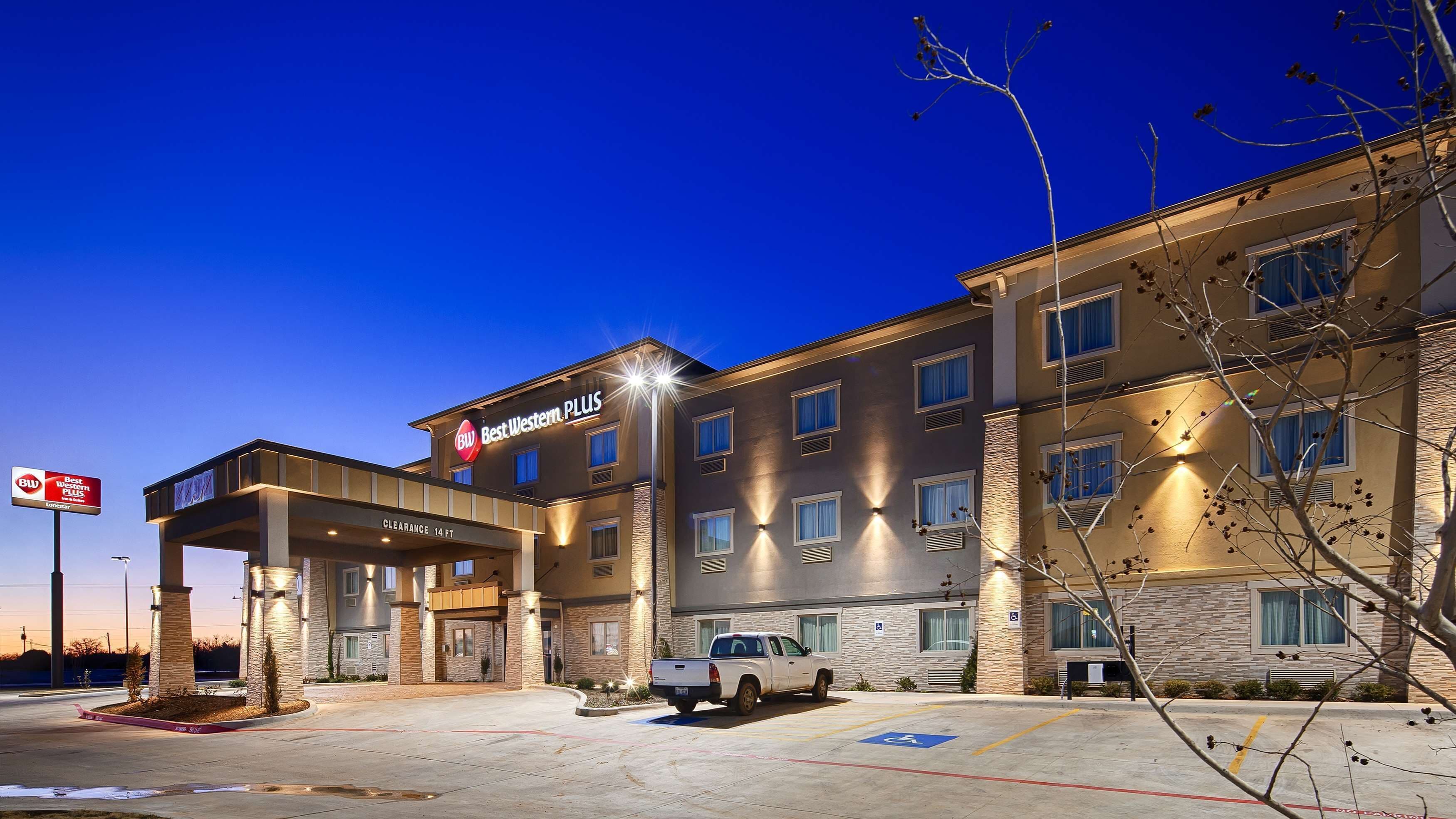 Best Western Plus Lonestar Inn and Suites