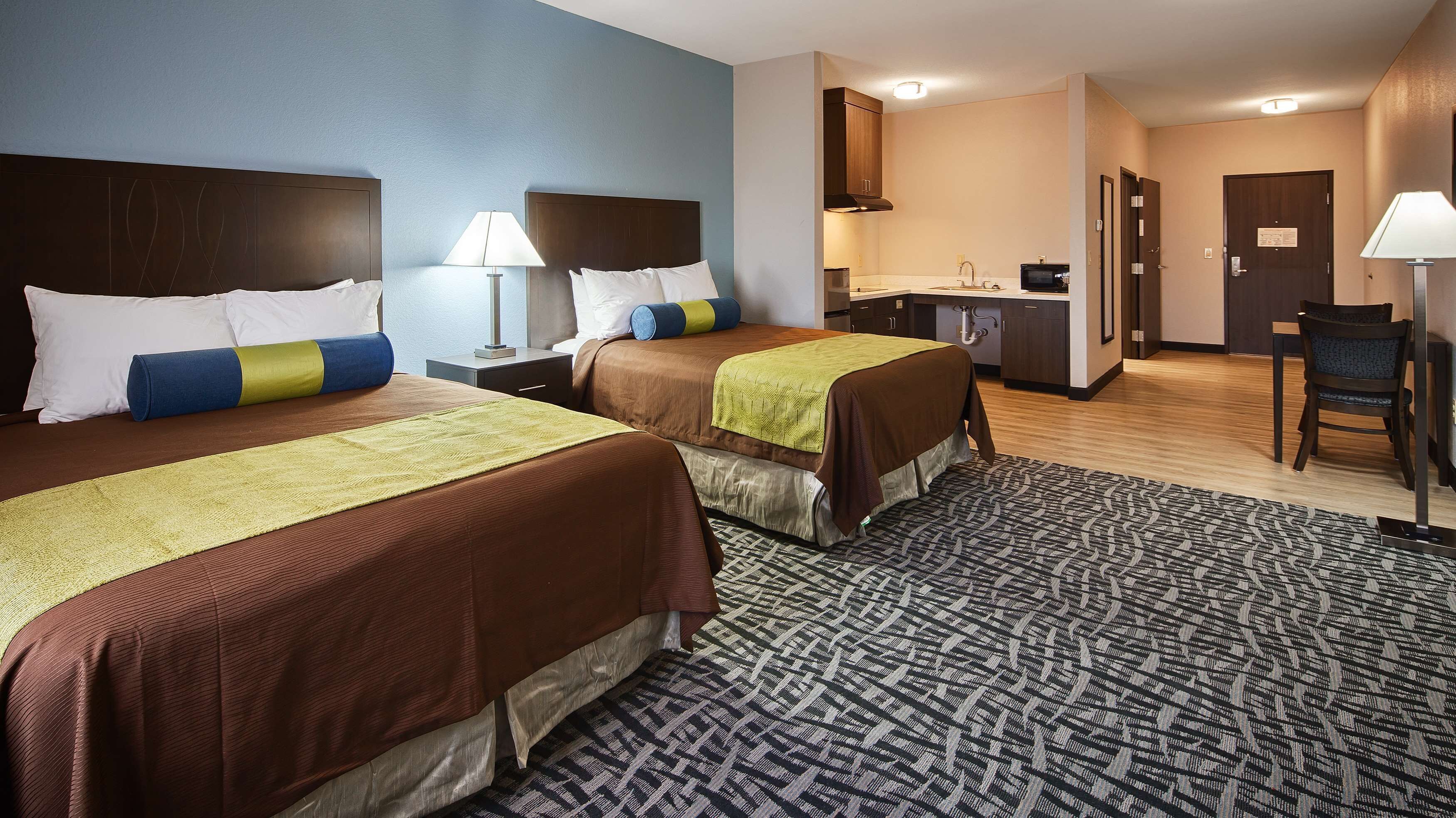 Best Western Plus Lonestar Inn and Suites