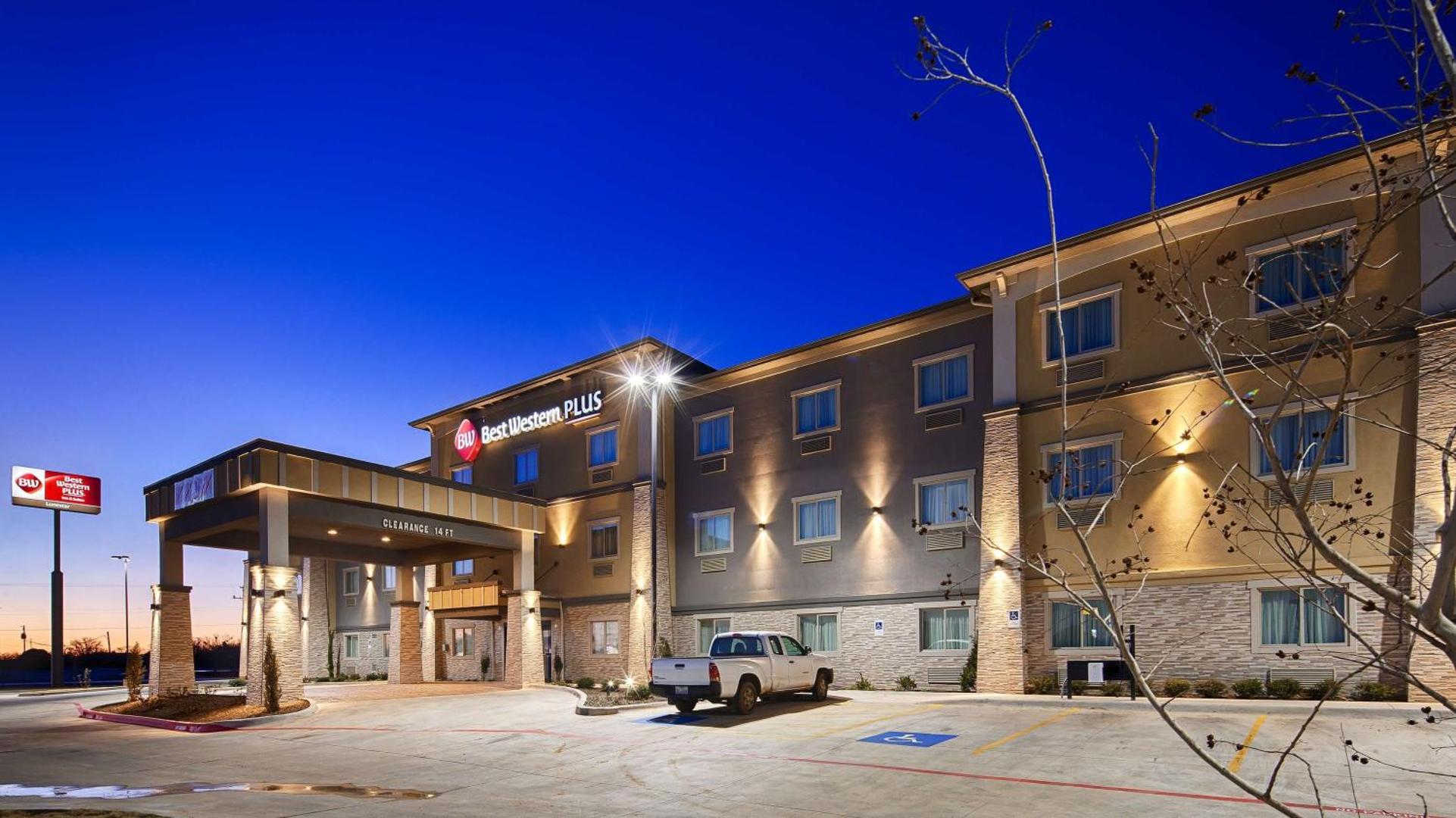 Best Western Plus Lonestar Inn and Suites