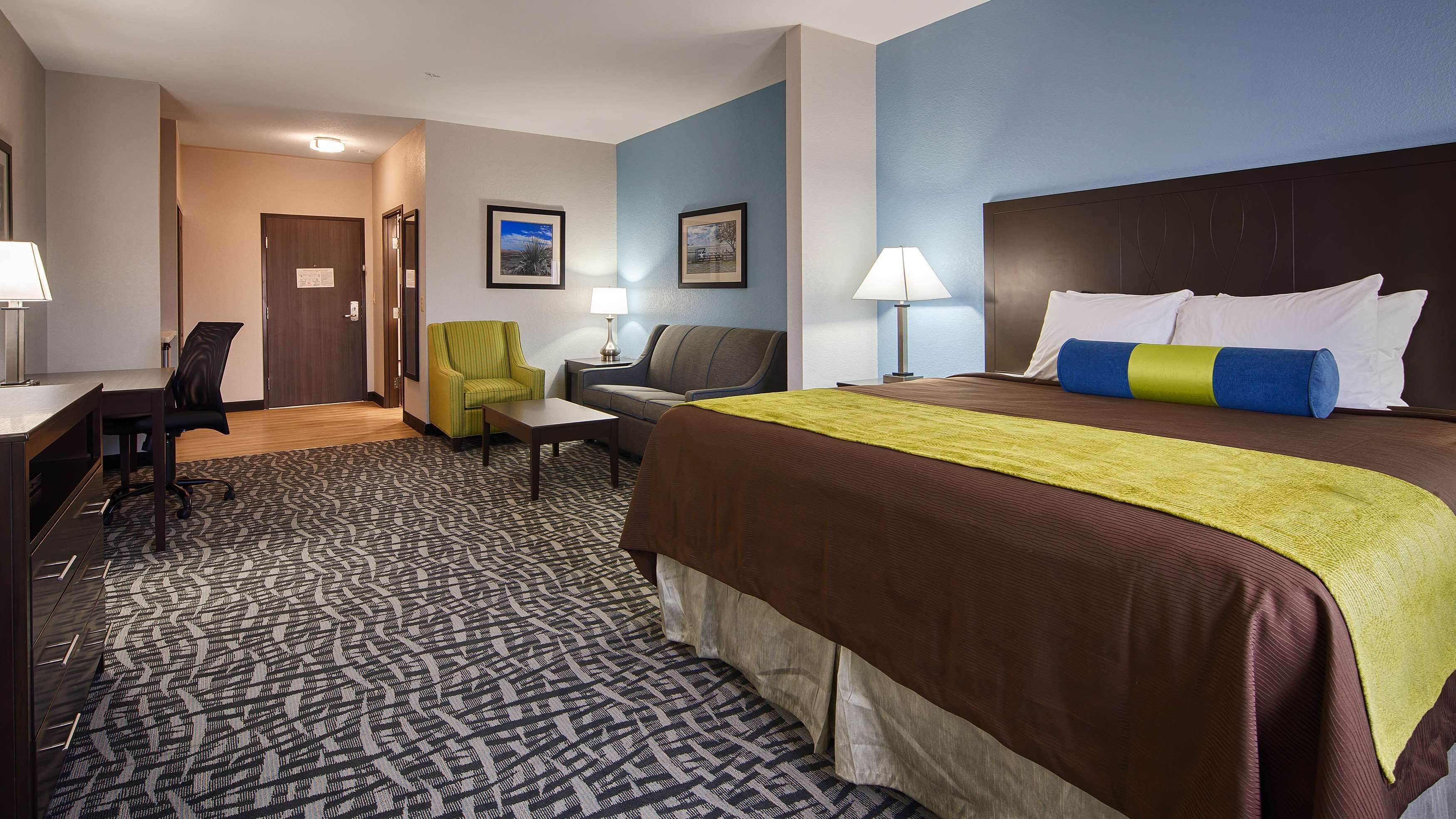 Best Western Plus Lonestar Inn and Suites