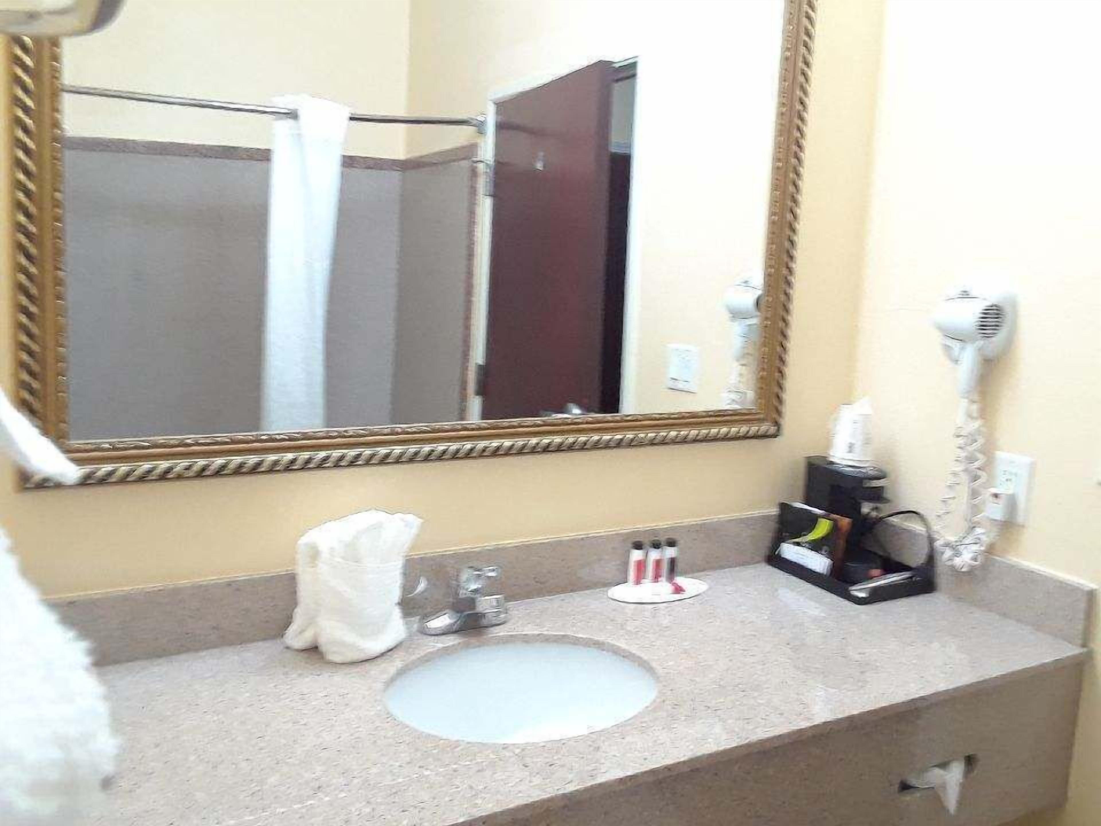 SureStay Studio by Best Western Conroe Downtown