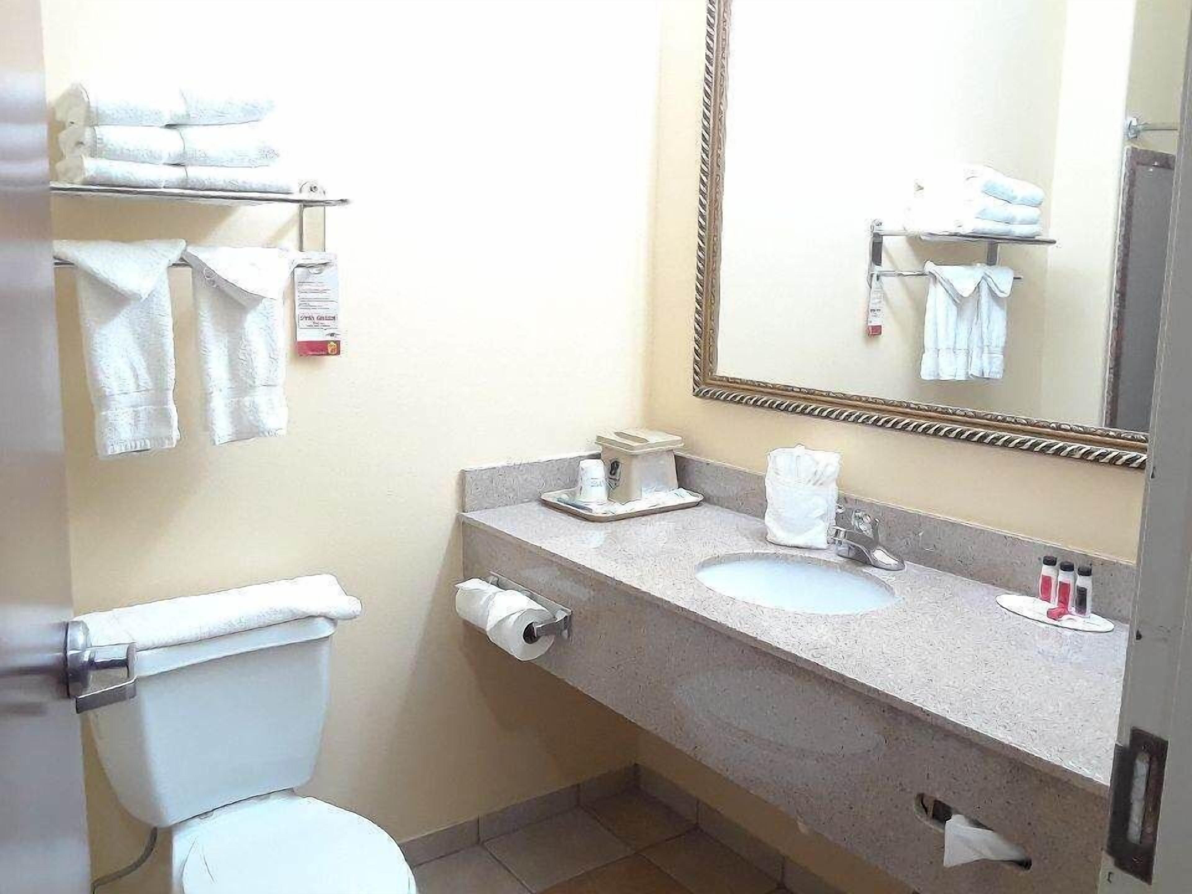 SureStay Studio by Best Western Conroe Downtown