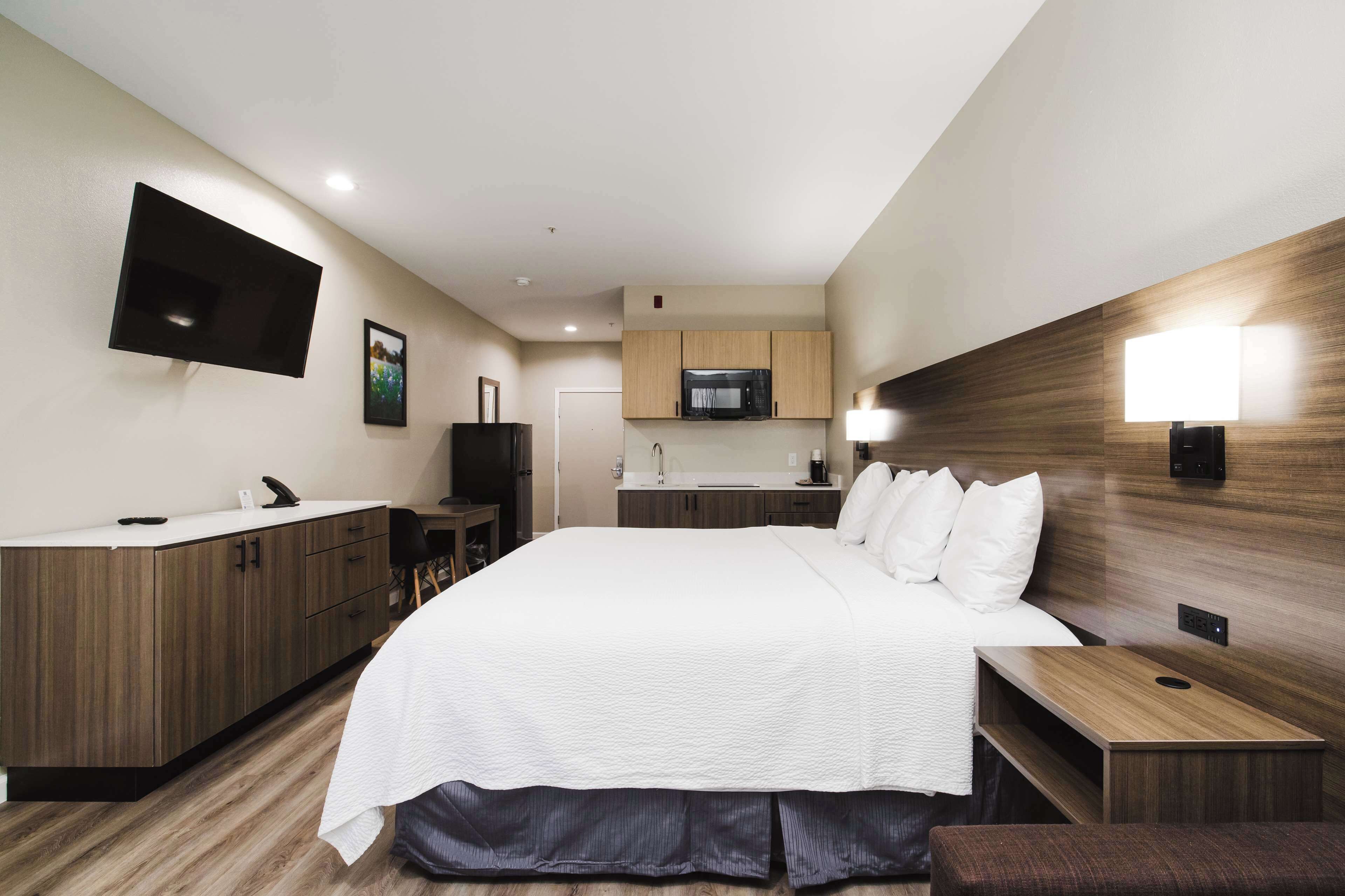 SureStay Studio by Best Western Conroe Downtown