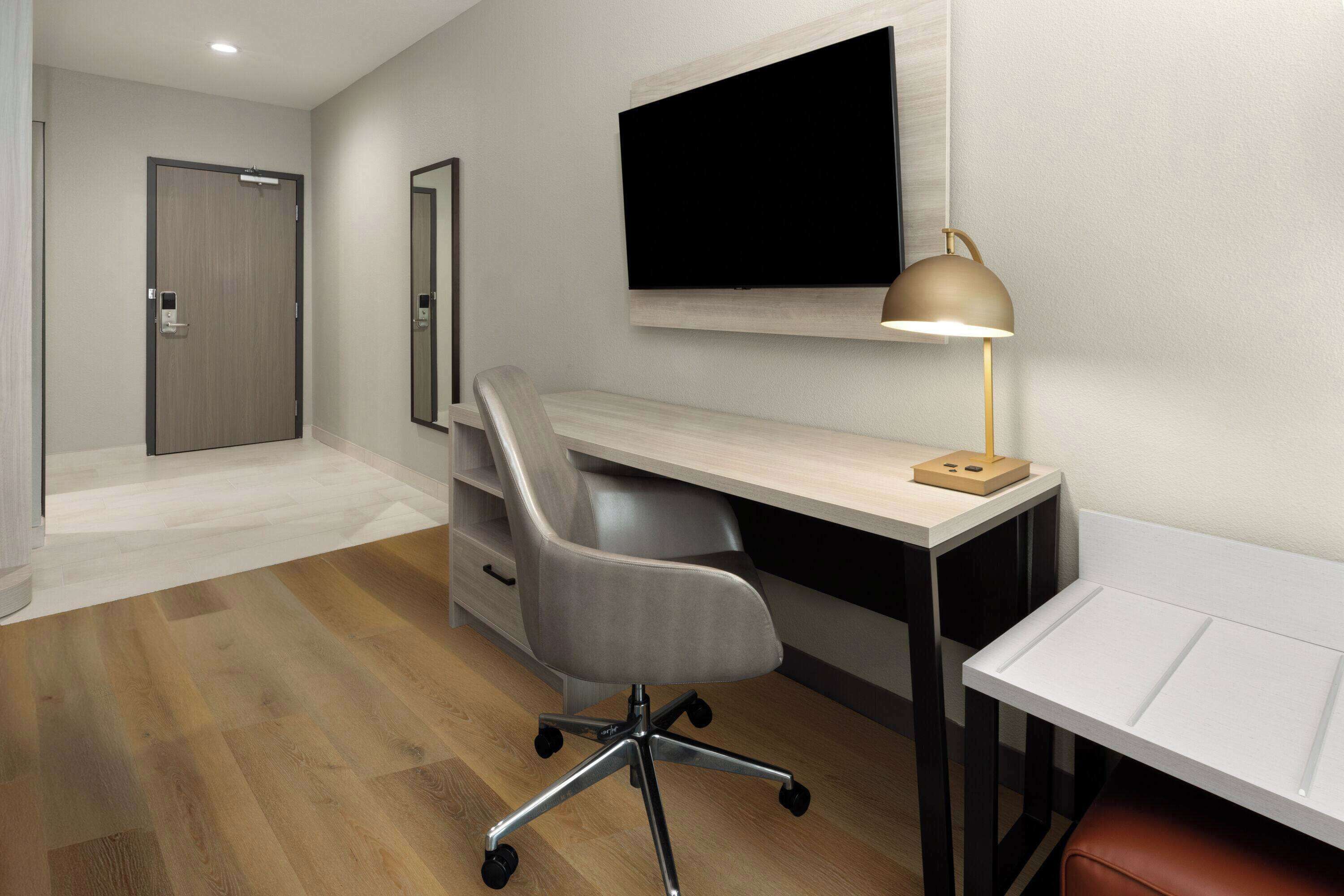 Hawthorn Extended Stay by Wyndham Desoto