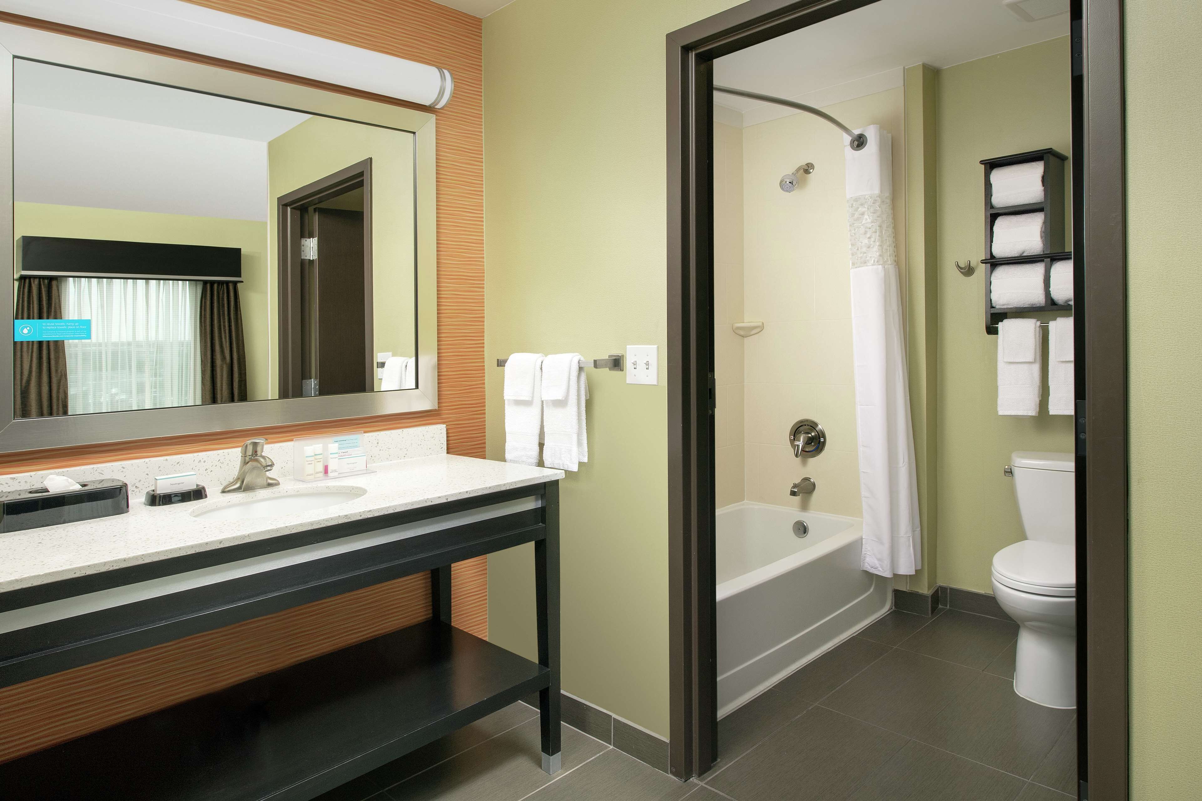 Hampton Inn & Suites El Paso/East Hampton Inn & Suites El Paso/East