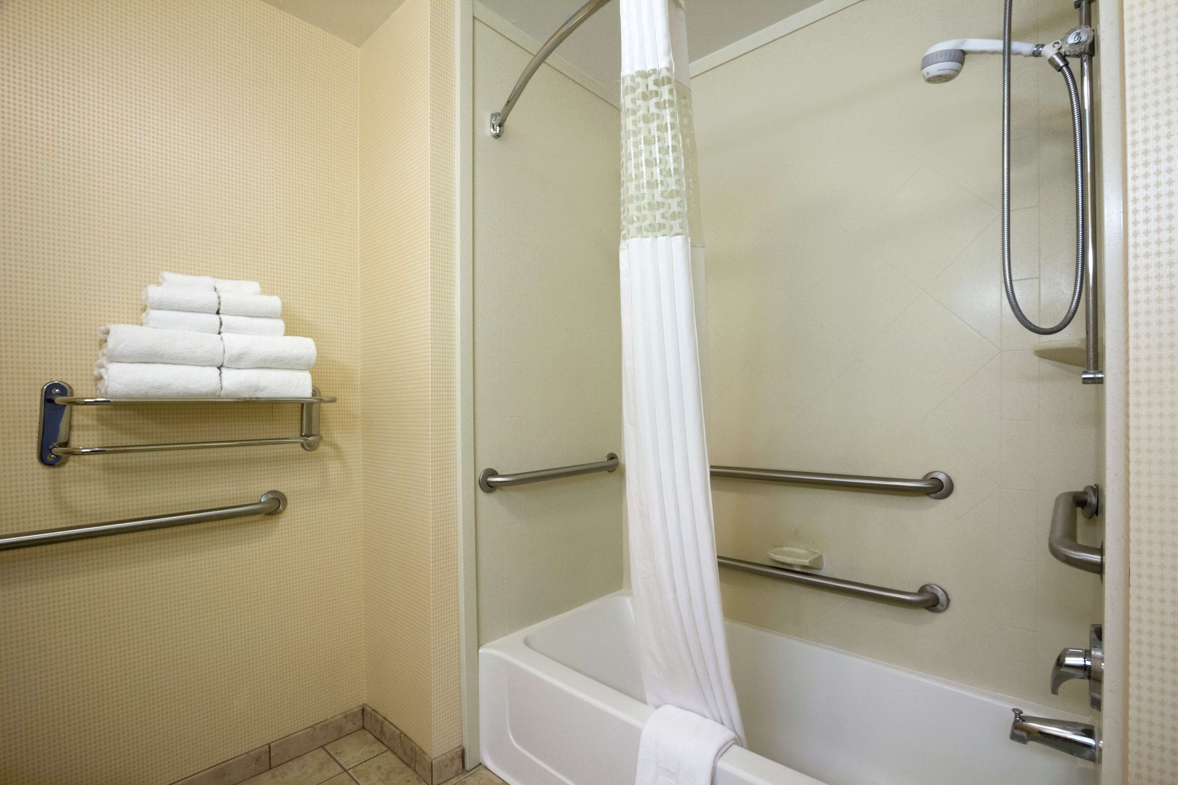 Hampton Inn & Suites El Paso/East Hampton Inn & Suites El Paso/East
