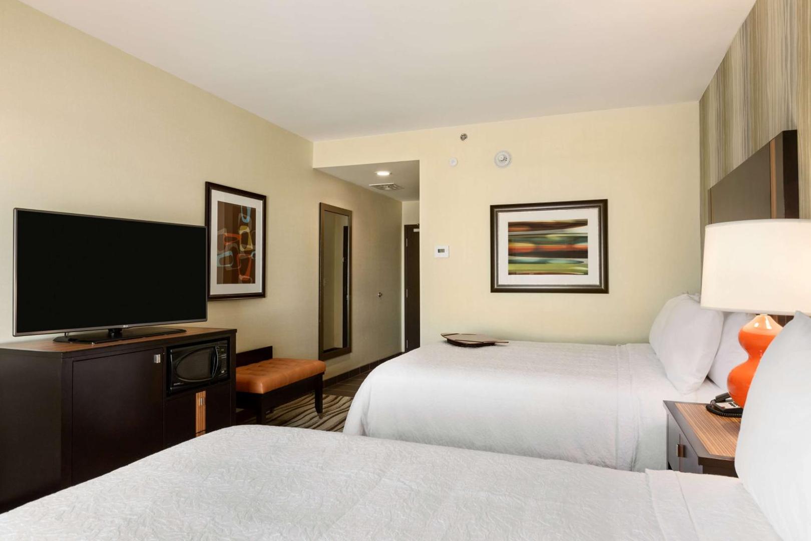 Hampton Inn & Suites El Paso/East Hampton Inn & Suites El Paso/East
