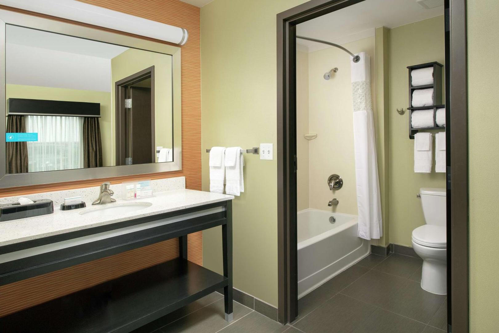 Hampton Inn & Suites El Paso/East Hampton Inn & Suites El Paso/East