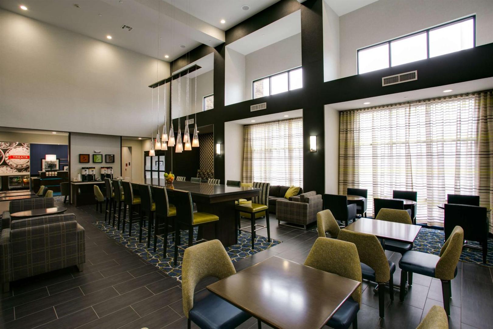 Hampton Inn & Suites Dallas Ft Worth Airport South Hampton Inn & Suites Dallas Ft Worth Airport South