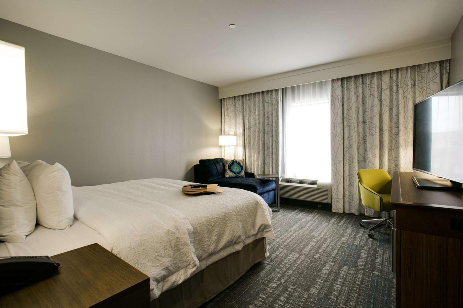 Hampton Inn & Suites Dallas Ft Worth Airport South Hampton Inn & Suites Dallas Ft Worth Airport South