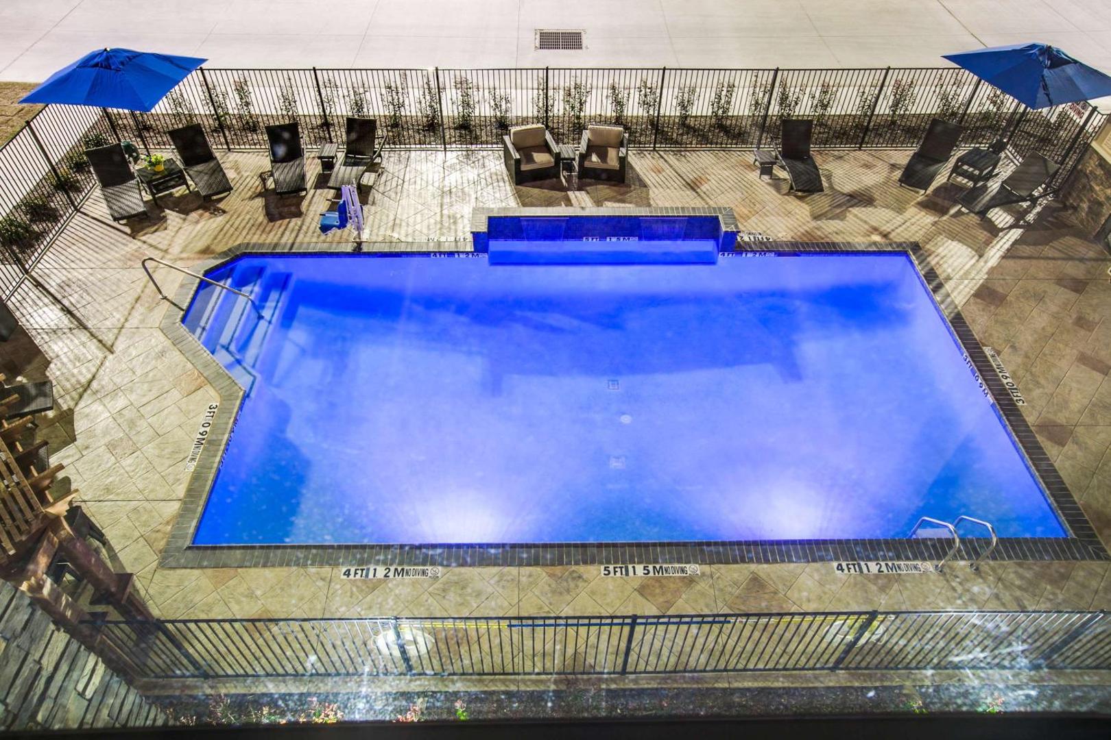 Hampton Inn & Suites Dallas Ft Worth Airport South Hampton Inn & Suites Dallas Ft Worth Airport South