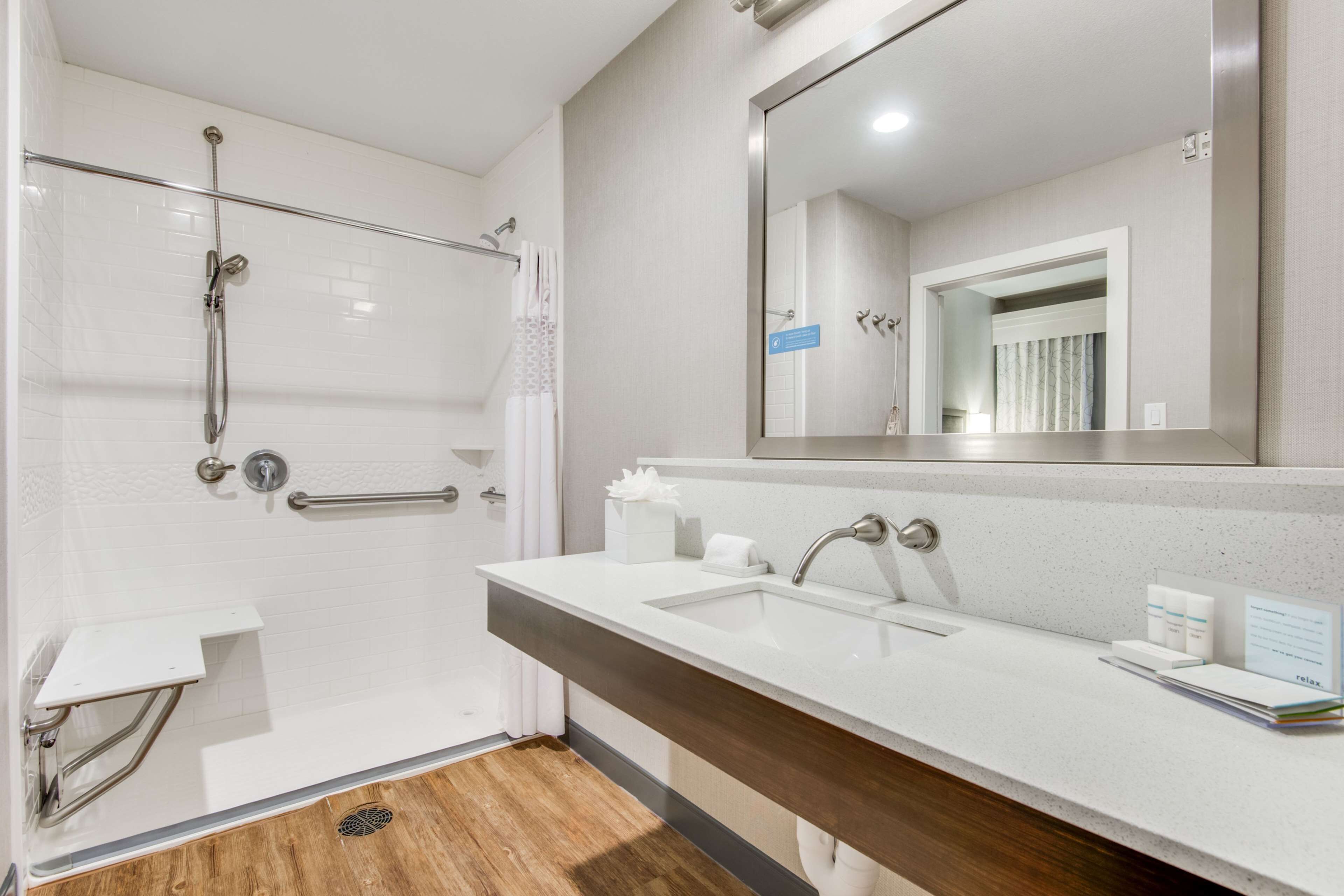 Hampton Inn & Suites Dallas Ft Worth Airport South Hampton Inn & Suites Dallas Ft Worth Airport South
