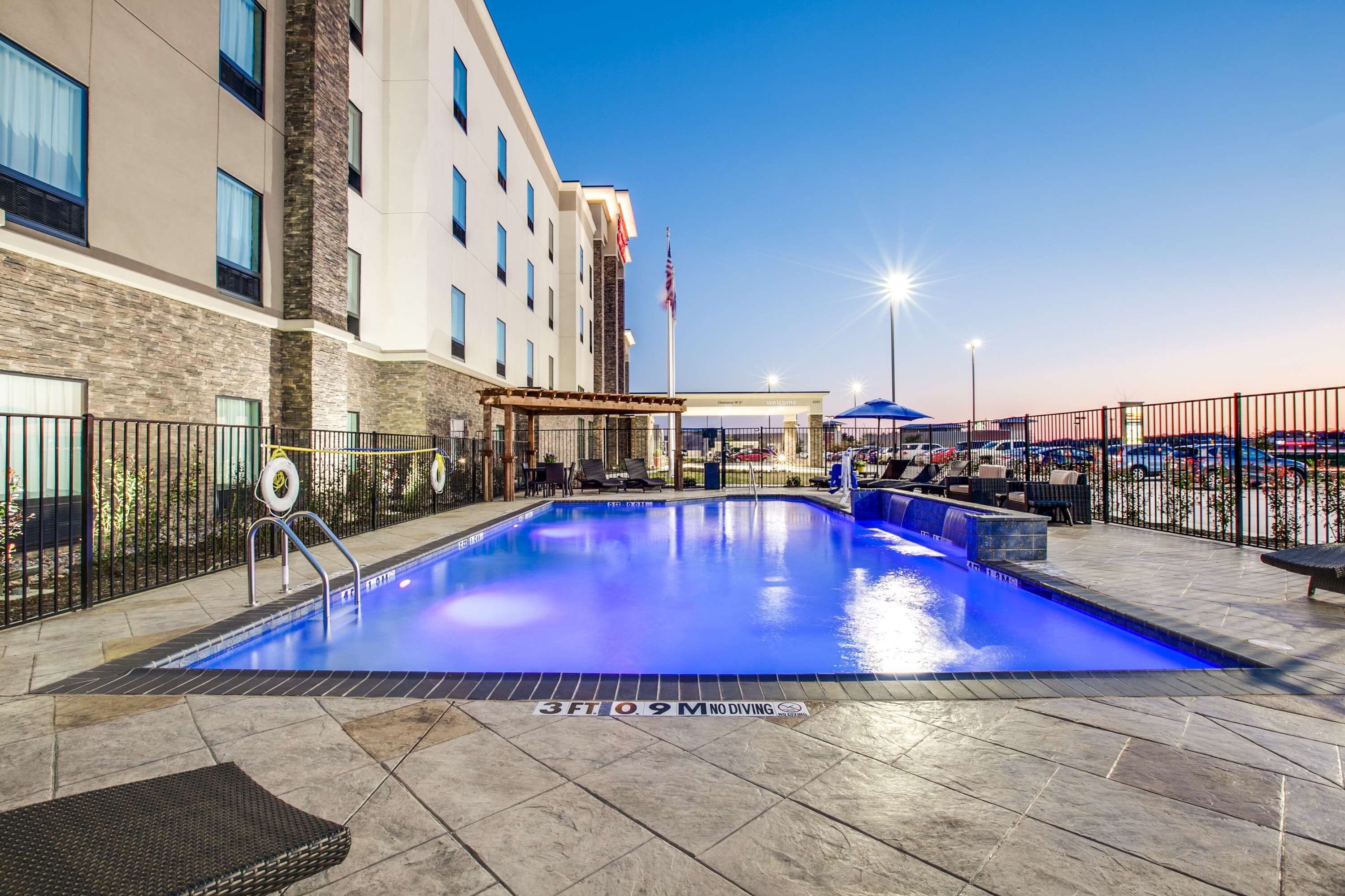 Hampton Inn & Suites Dallas Ft Worth Airport South Hampton Inn & Suites Dallas Ft Worth Airport South