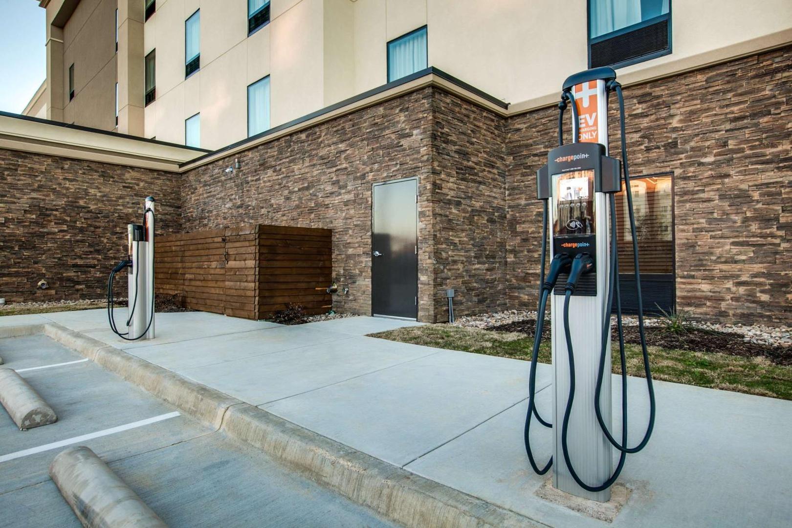 Hampton Inn & Suites Dallas Ft Worth Airport South Hampton Inn & Suites Dallas Ft Worth Airport South