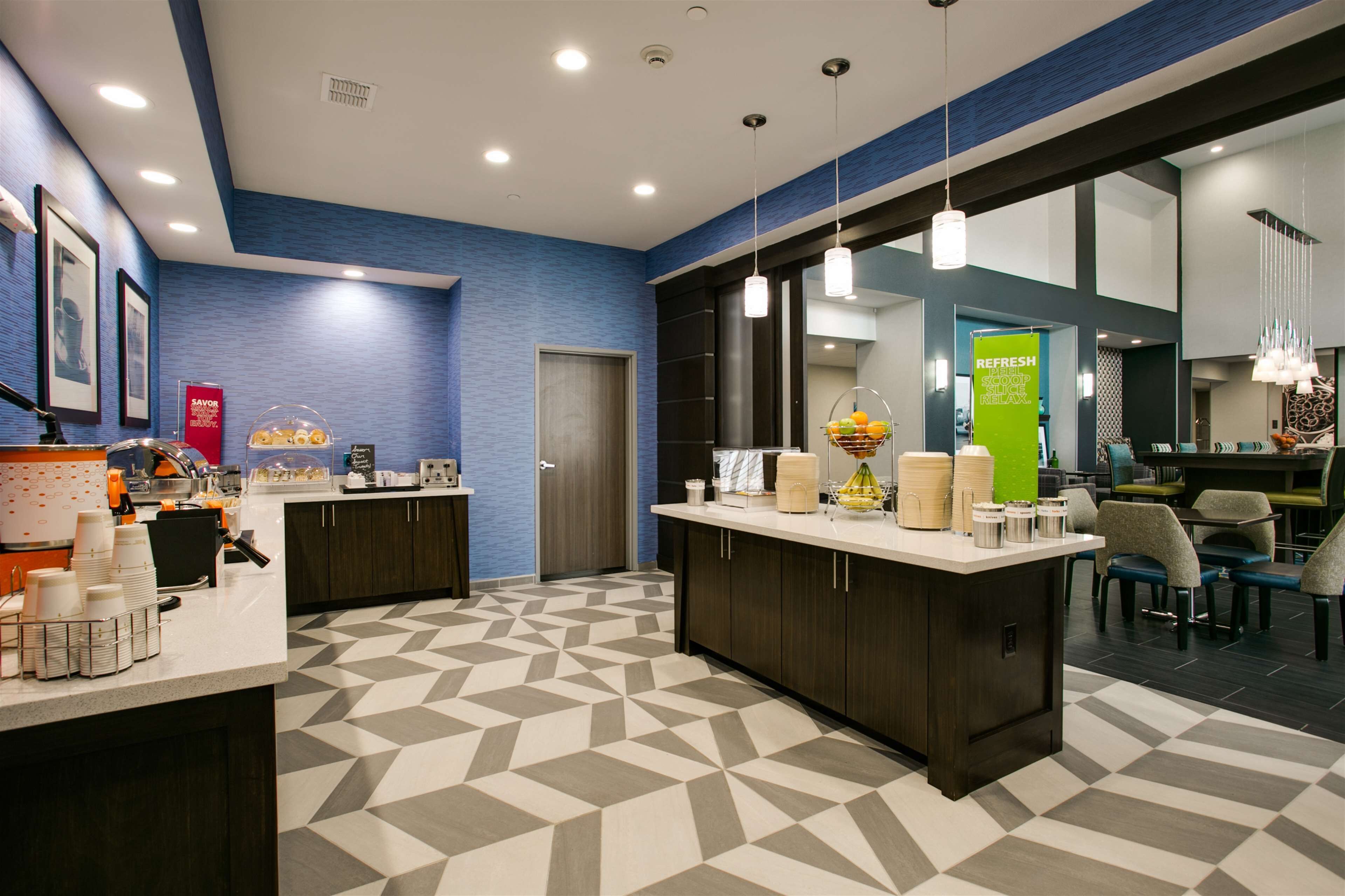 Hampton Inn & Suites Dallas Ft Worth Airport South Hampton Inn & Suites Dallas Ft Worth Airport South
