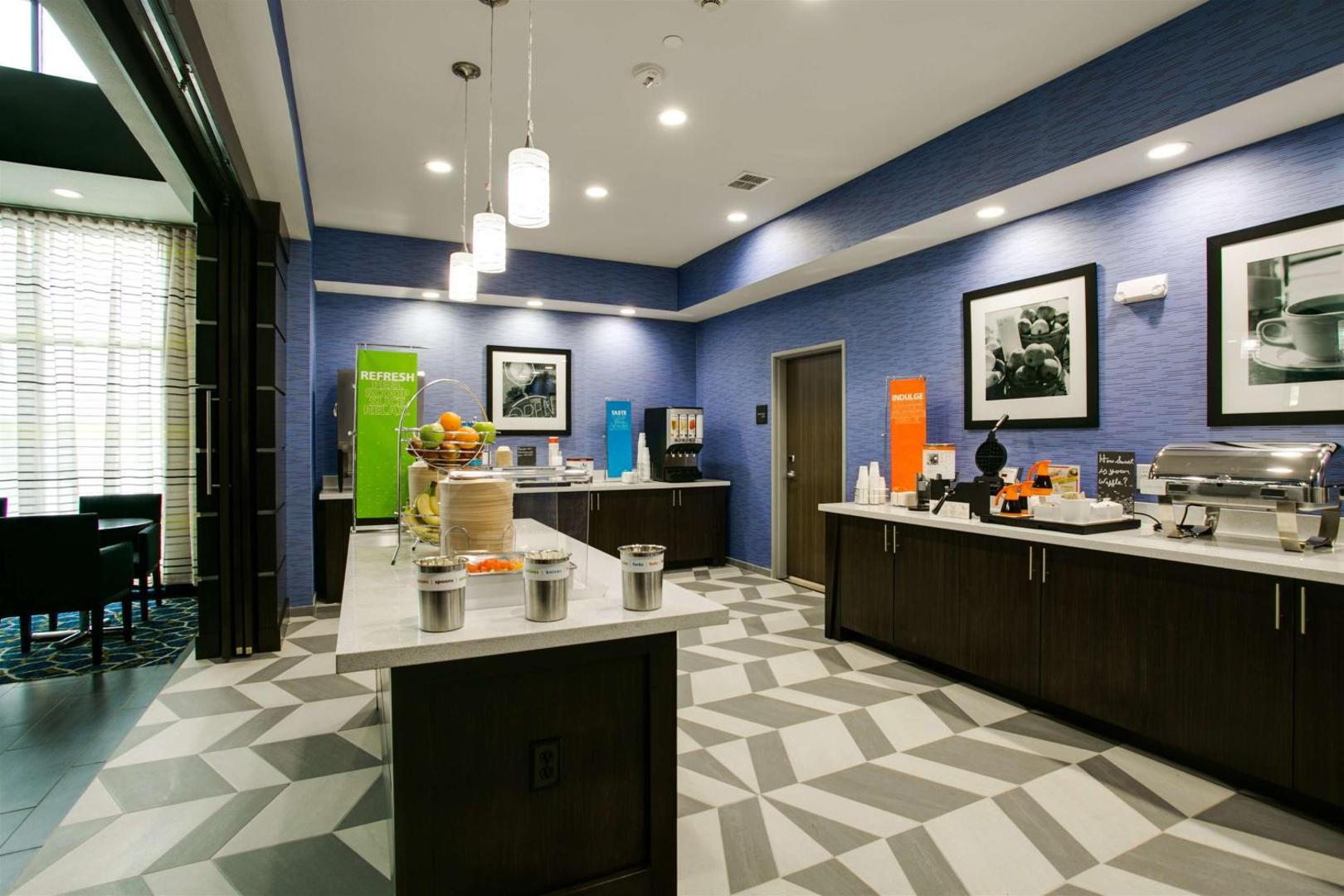 Hampton Inn & Suites Dallas Ft Worth Airport South Hampton Inn & Suites Dallas Ft Worth Airport South