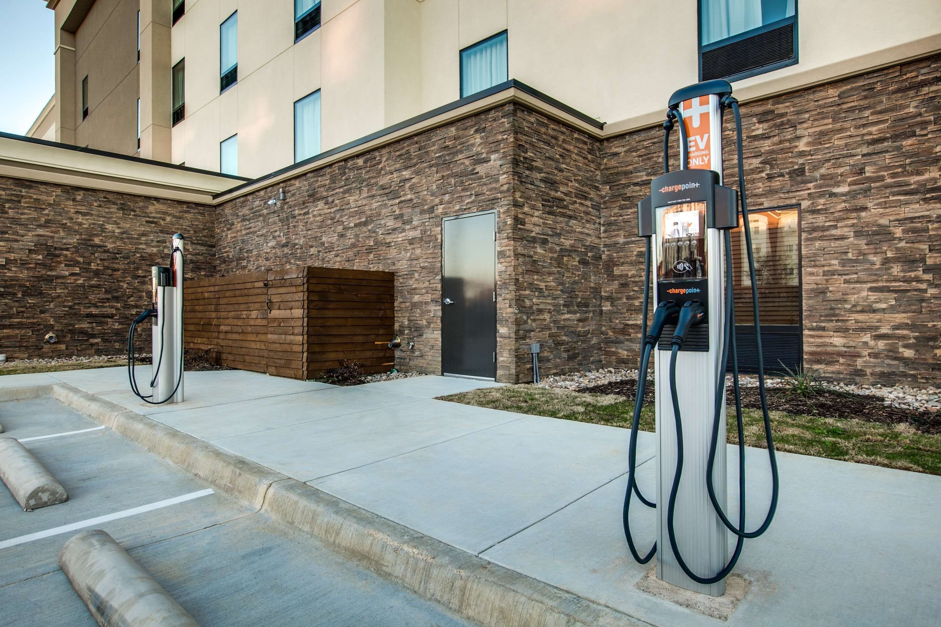 Hampton Inn & Suites Dallas Ft Worth Airport South Hampton Inn & Suites Dallas Ft Worth Airport South