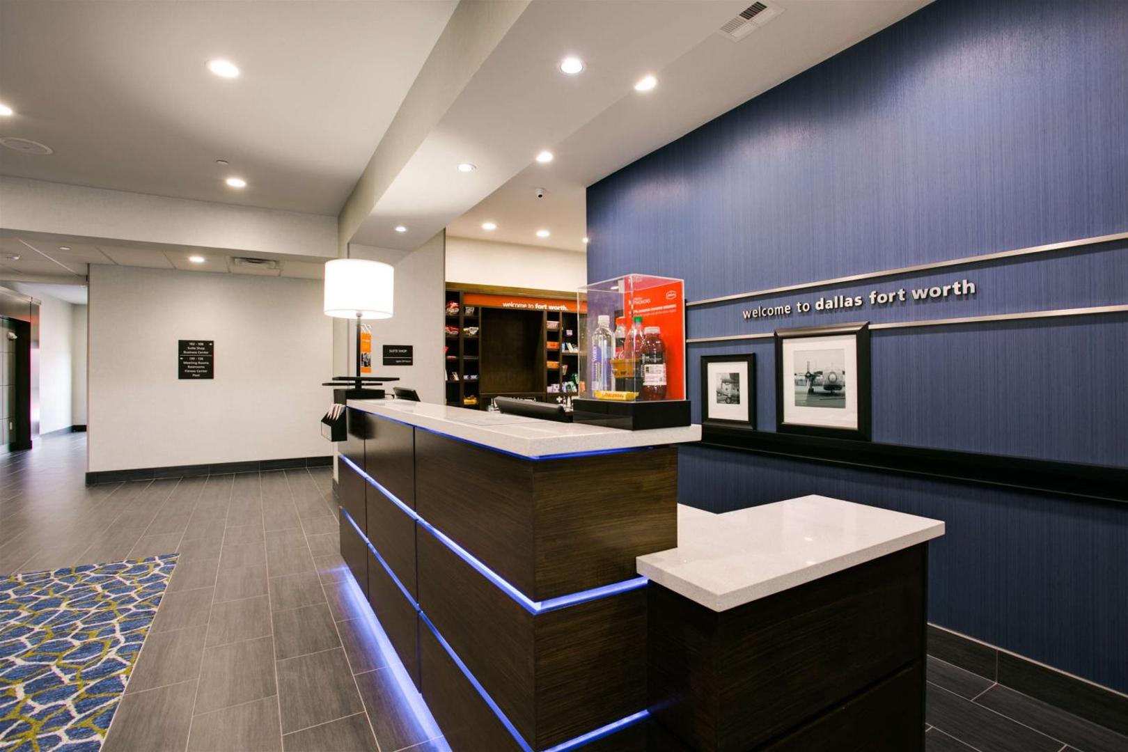 Hampton Inn & Suites Dallas Ft Worth Airport South Hampton Inn & Suites Dallas Ft Worth Airport South