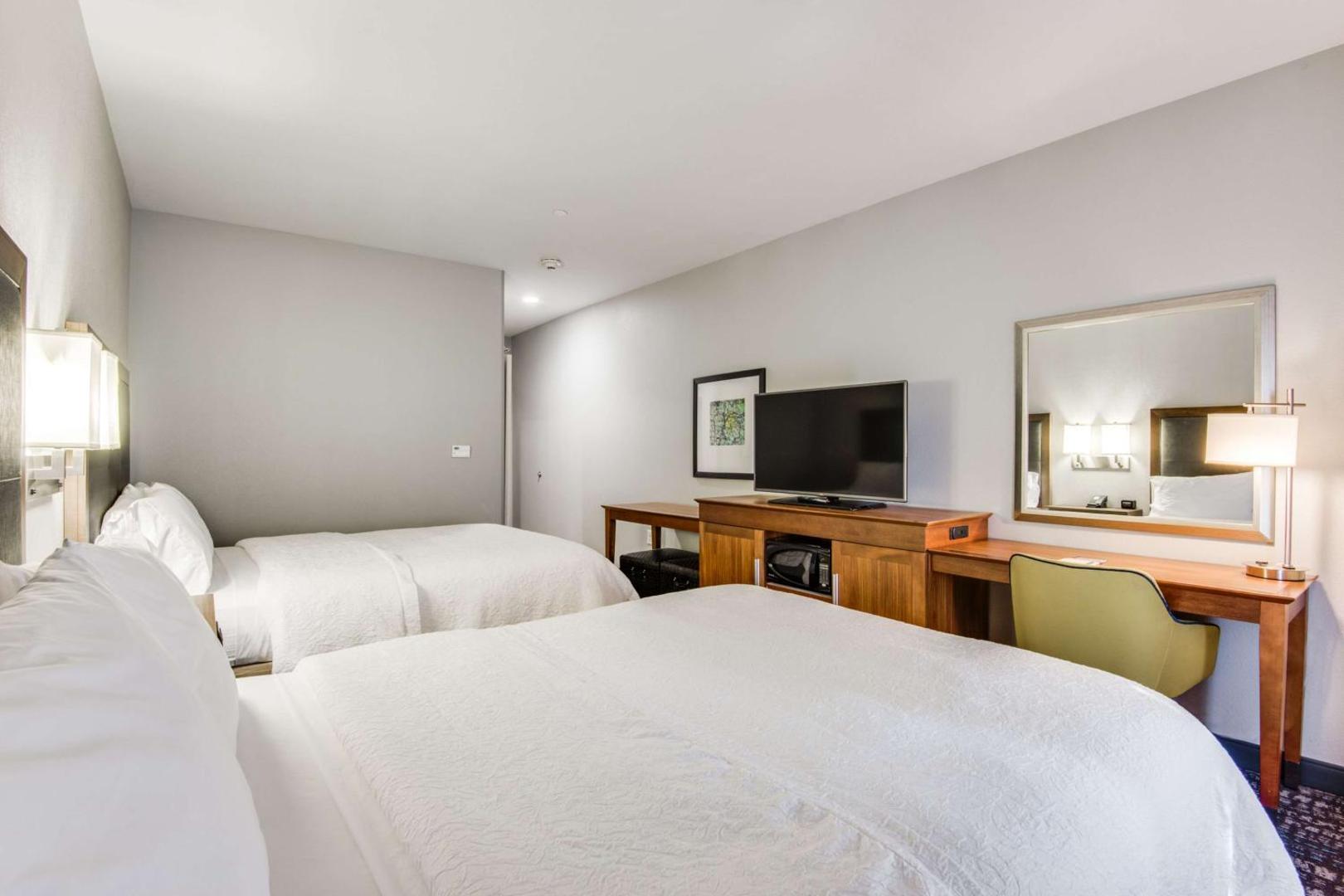 Hampton Inn & Suites Dallas Ft Worth Airport South Hampton Inn & Suites Dallas Ft Worth Airport South