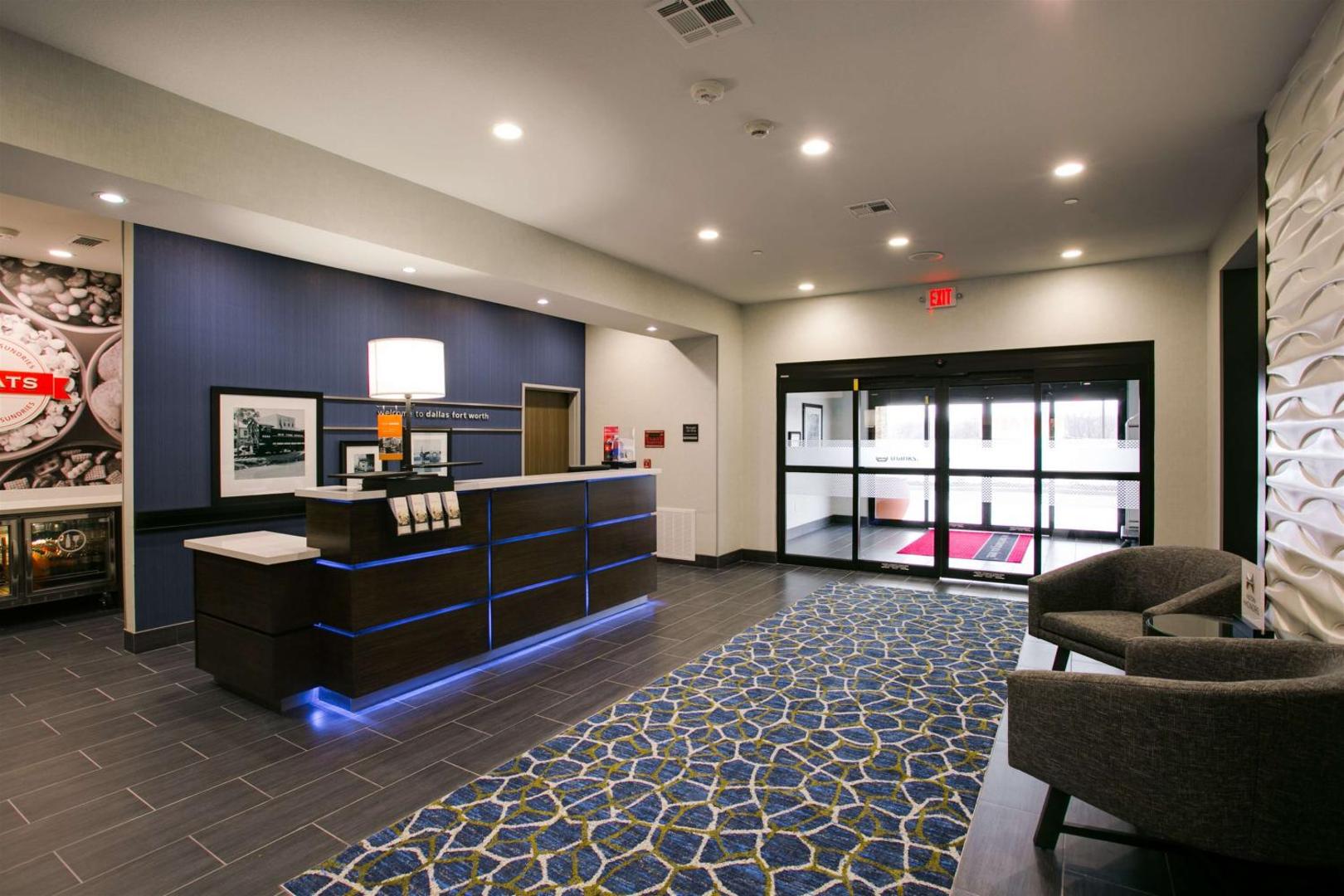 Hampton Inn & Suites Dallas Ft Worth Airport South Hampton Inn & Suites Dallas Ft Worth Airport South
