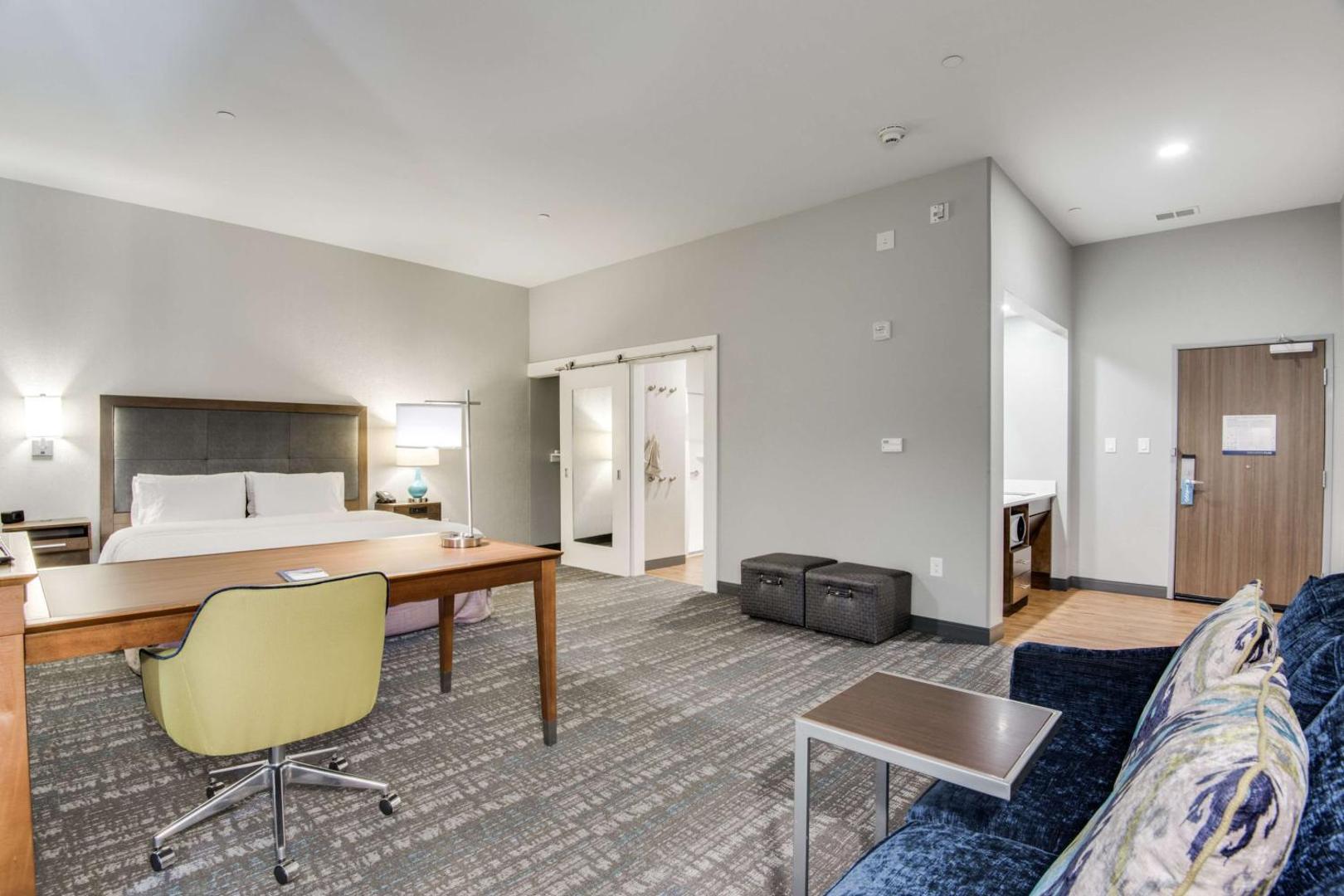 Hampton Inn & Suites Dallas Ft Worth Airport South Hampton Inn & Suites Dallas Ft Worth Airport South