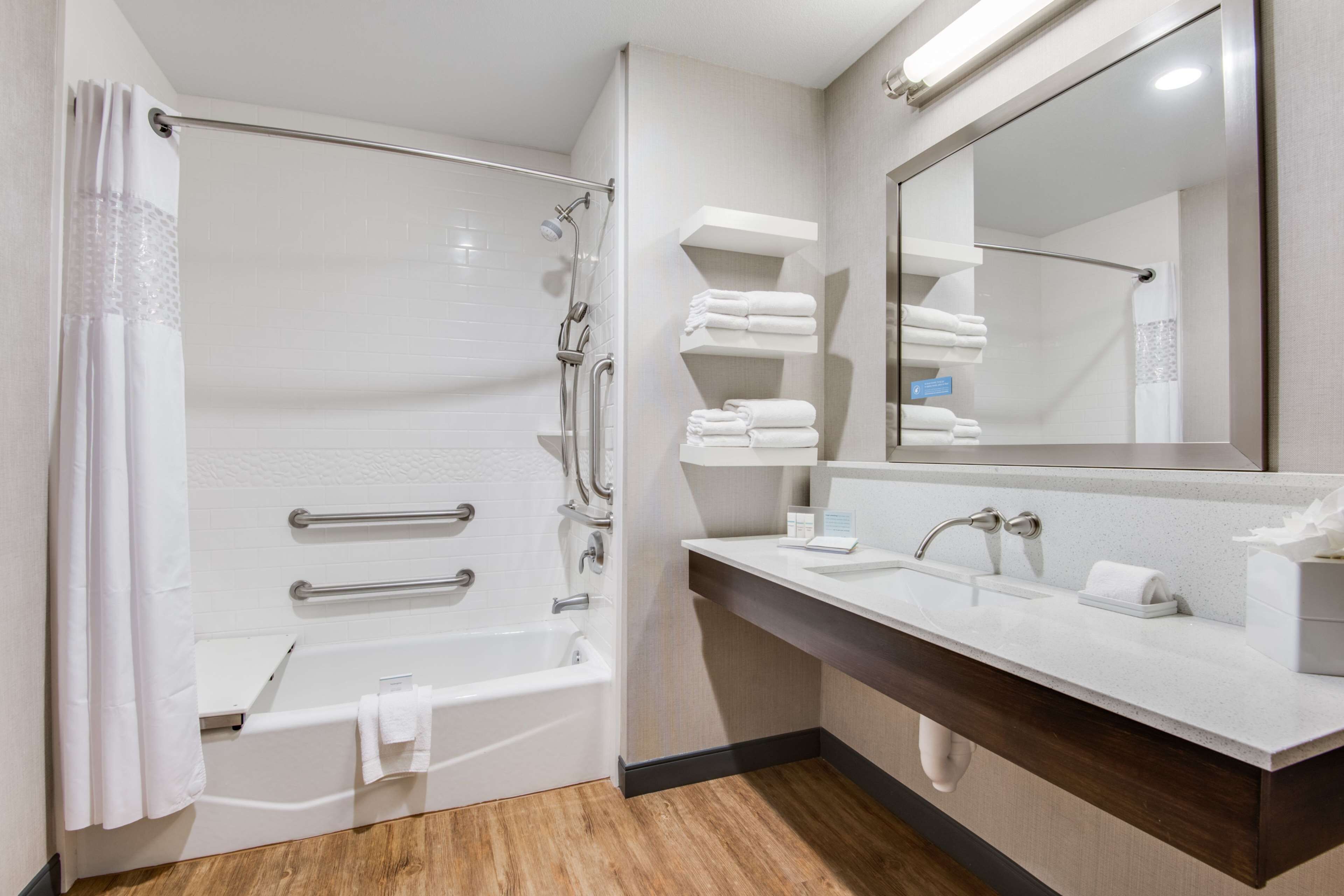 Hampton Inn & Suites Dallas Ft Worth Airport South Hampton Inn & Suites Dallas Ft Worth Airport South