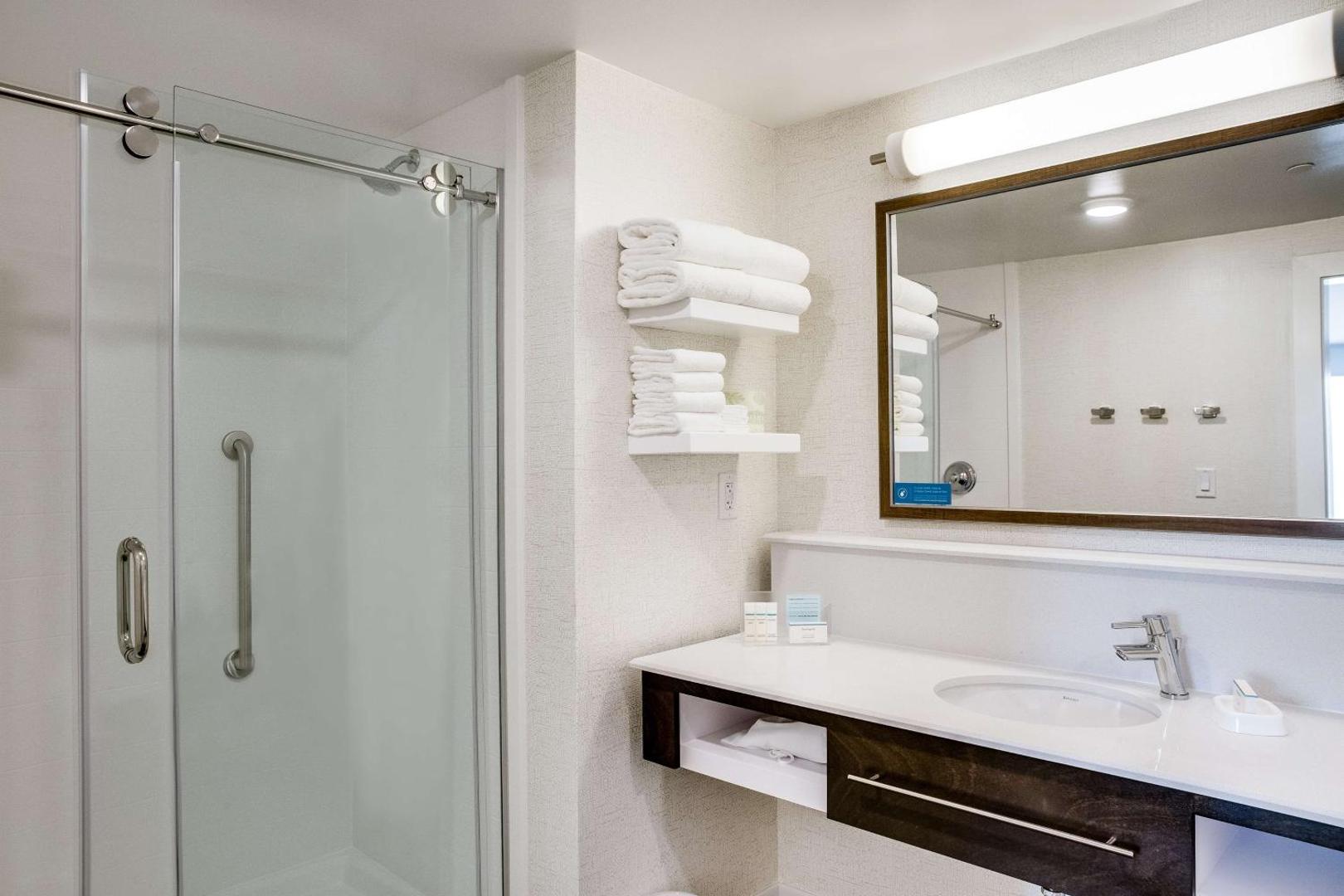 Hampton Inn & Suites Fort Worth Downtown Hampton Inn & Suites Fort Worth Downtown