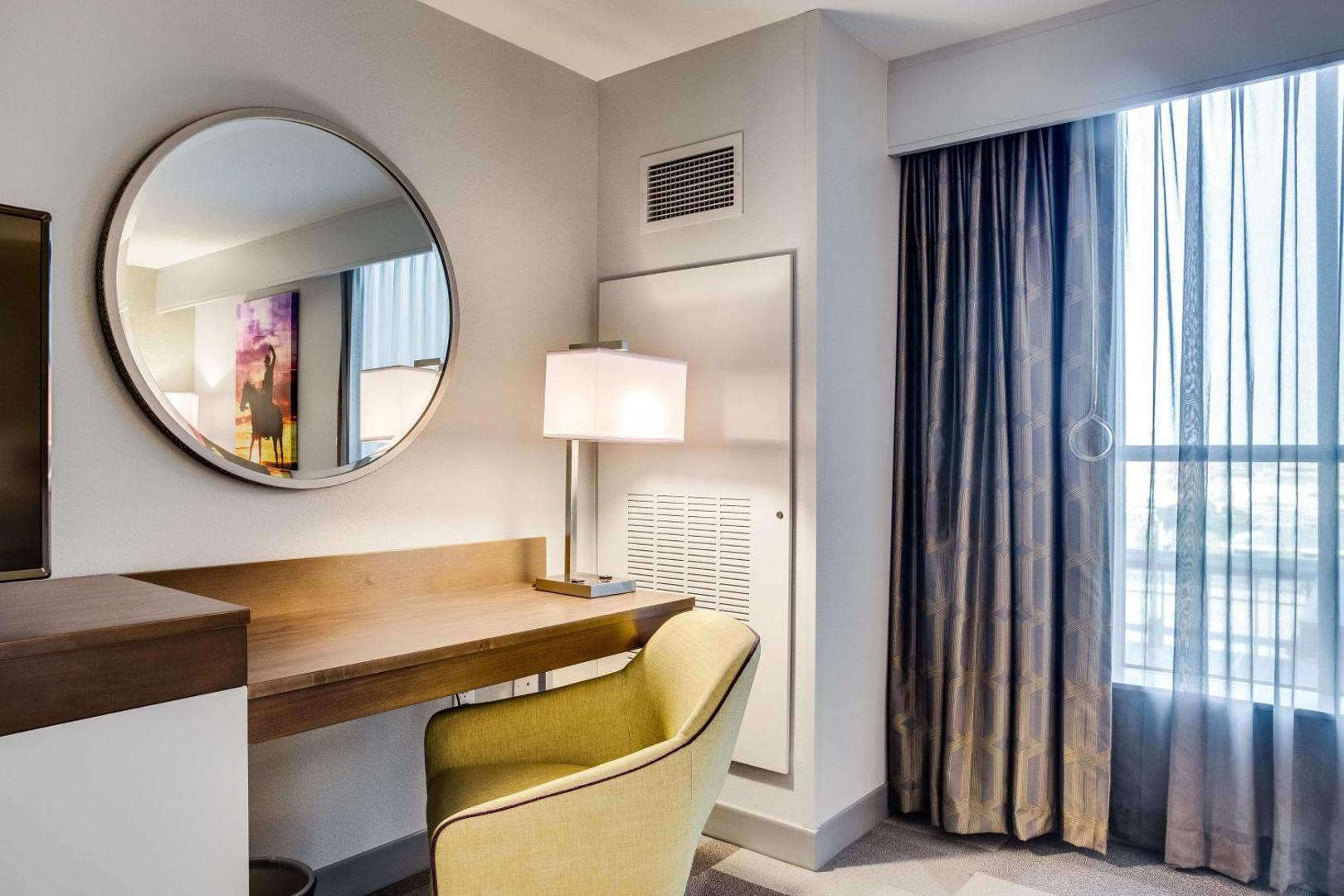 Hampton Inn & Suites Fort Worth Downtown Hampton Inn & Suites Fort Worth Downtown