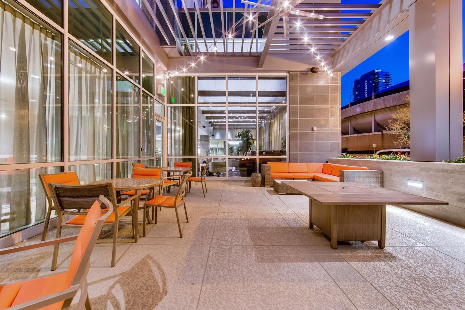 Hampton Inn & Suites Fort Worth Downtown Hampton Inn & Suites Fort Worth Downtown