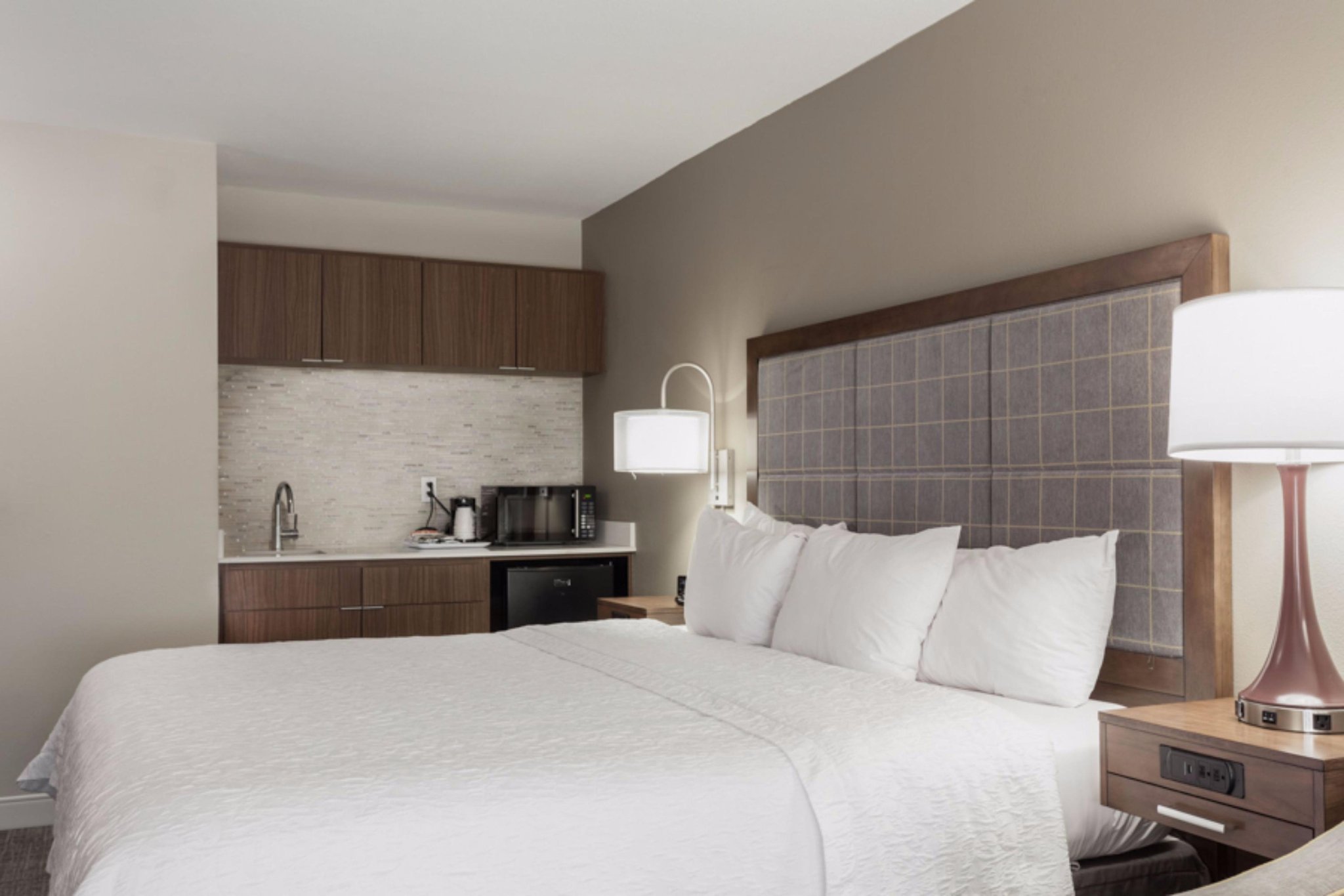 Hampton Inn & Suites DFW Airport Hampton Inn & Suites DFW Airport