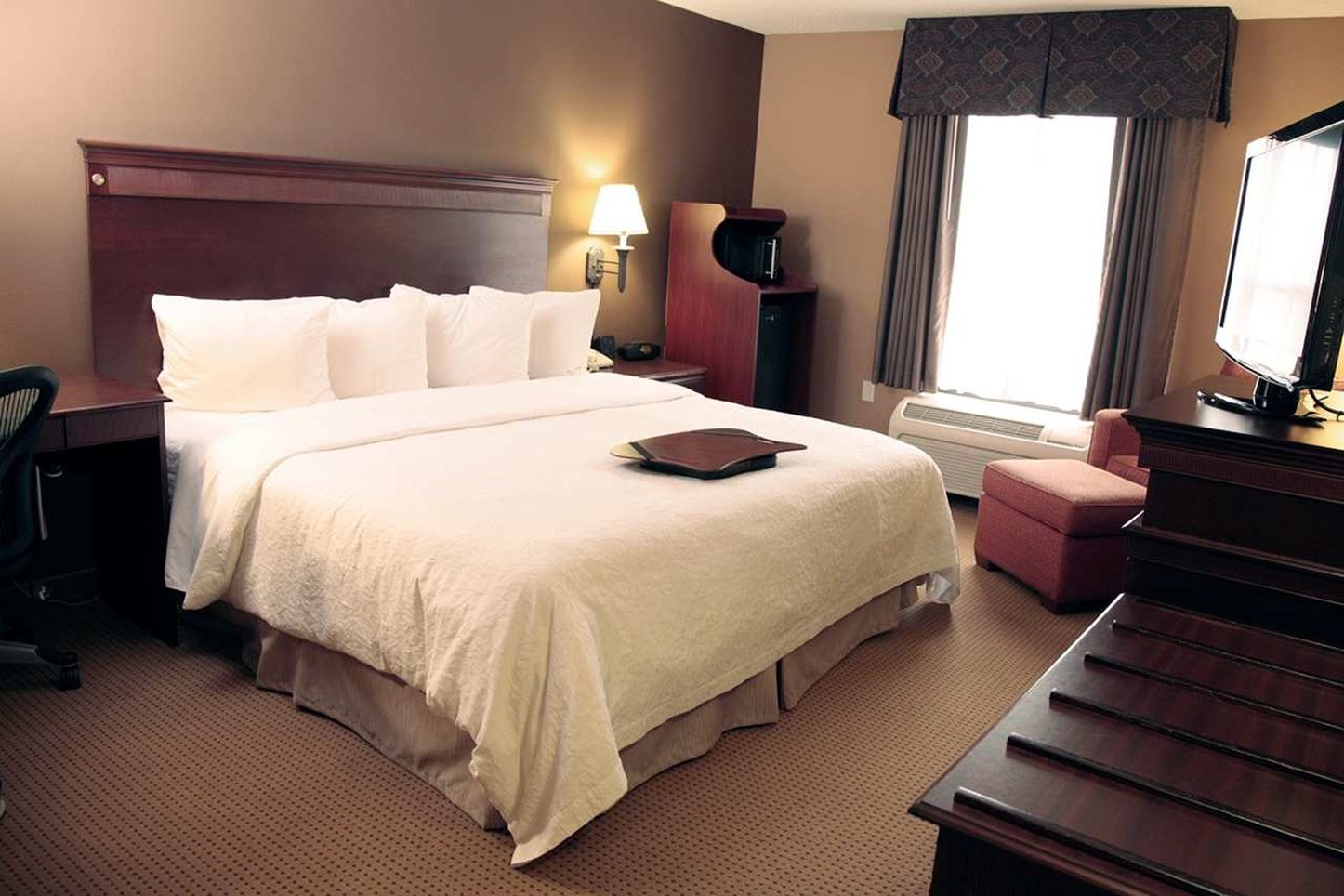 Hampton Inn & Suites DFW Airport Hampton Inn & Suites DFW Airport