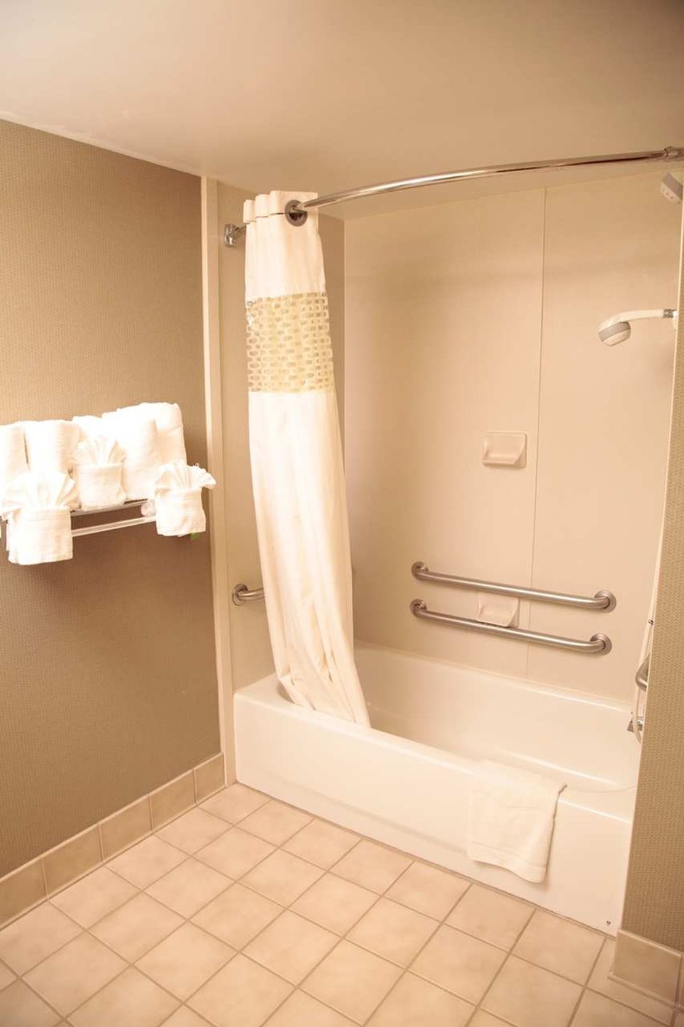 Hampton Inn & Suites DFW Airport Hampton Inn & Suites DFW Airport