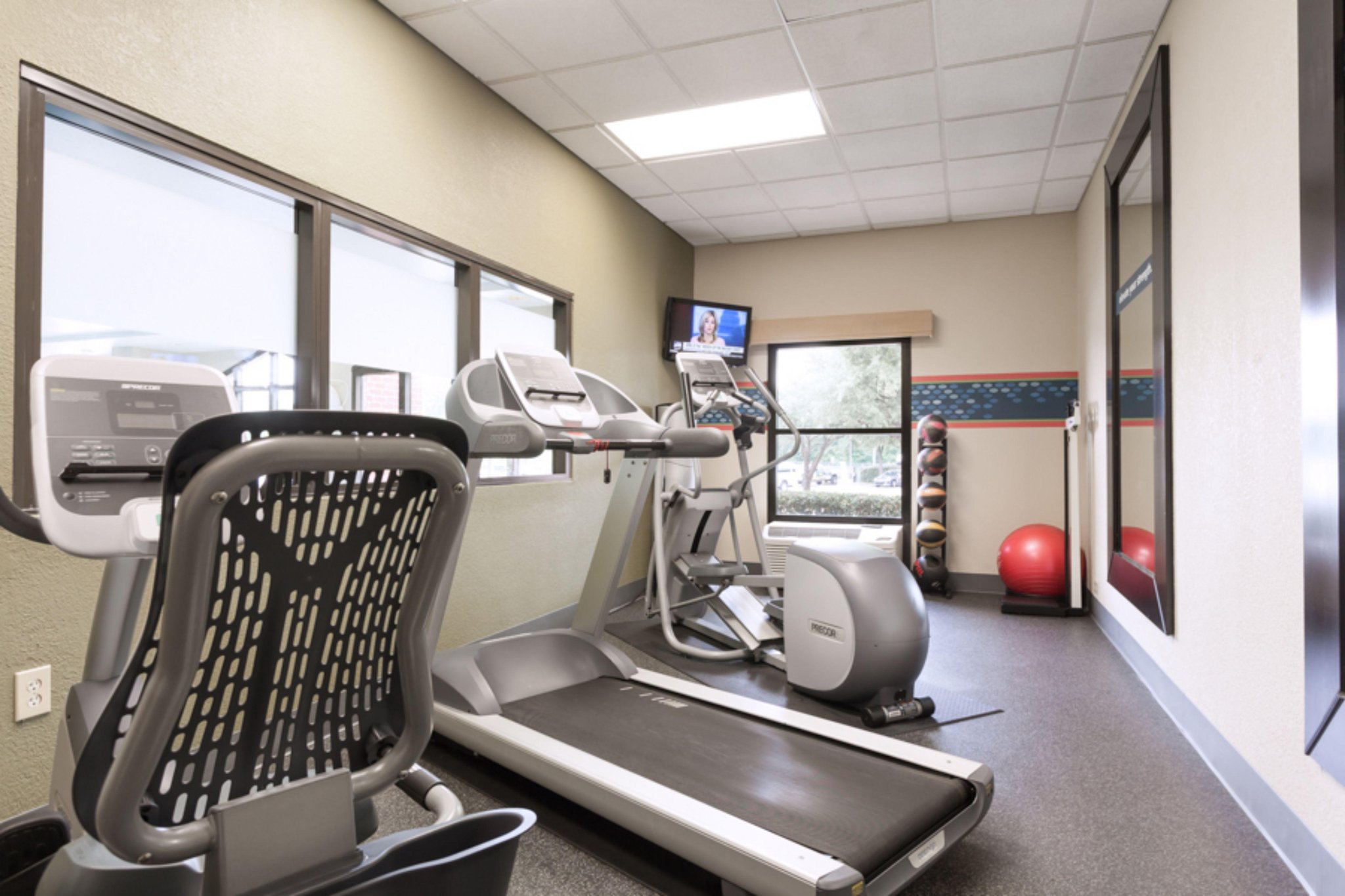 Hampton Inn & Suites DFW Airport Hampton Inn & Suites DFW Airport